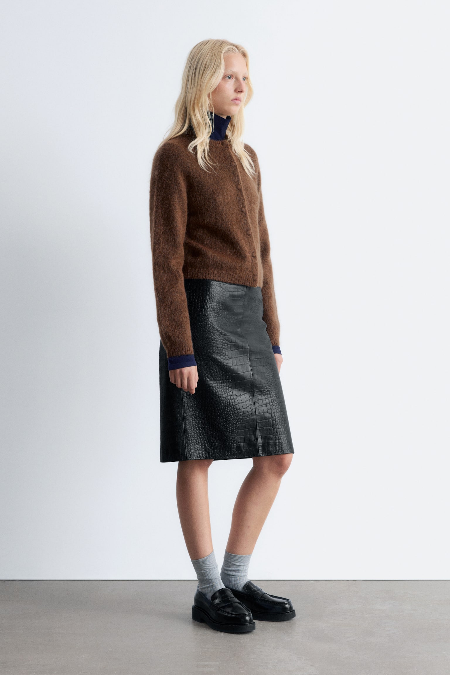 Strickjacke mit gebürsteter Textur - Braun/Schwarz/Rot - 3