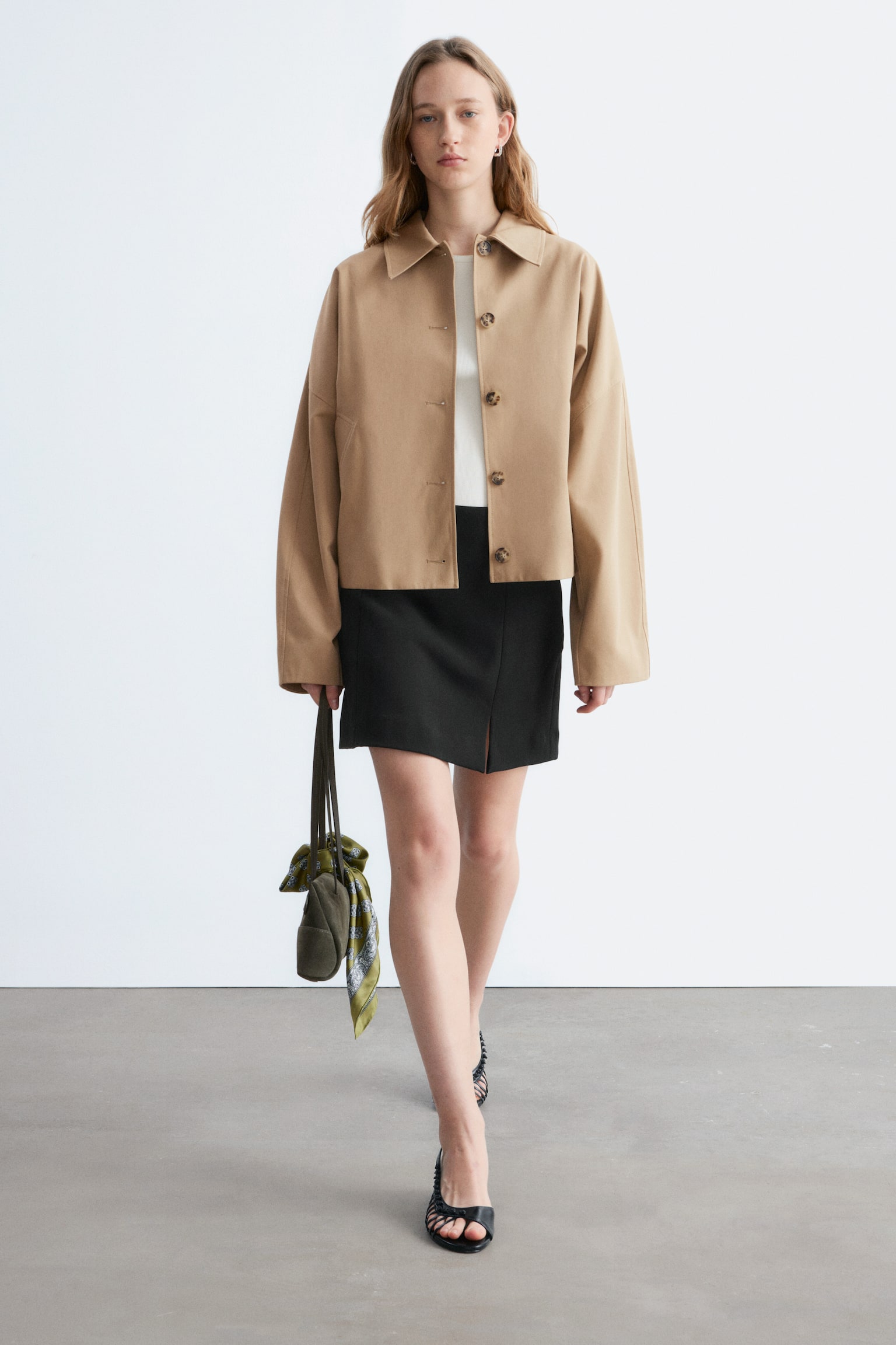 Minikjol med hög midja - Svart/Mörkröd - 8