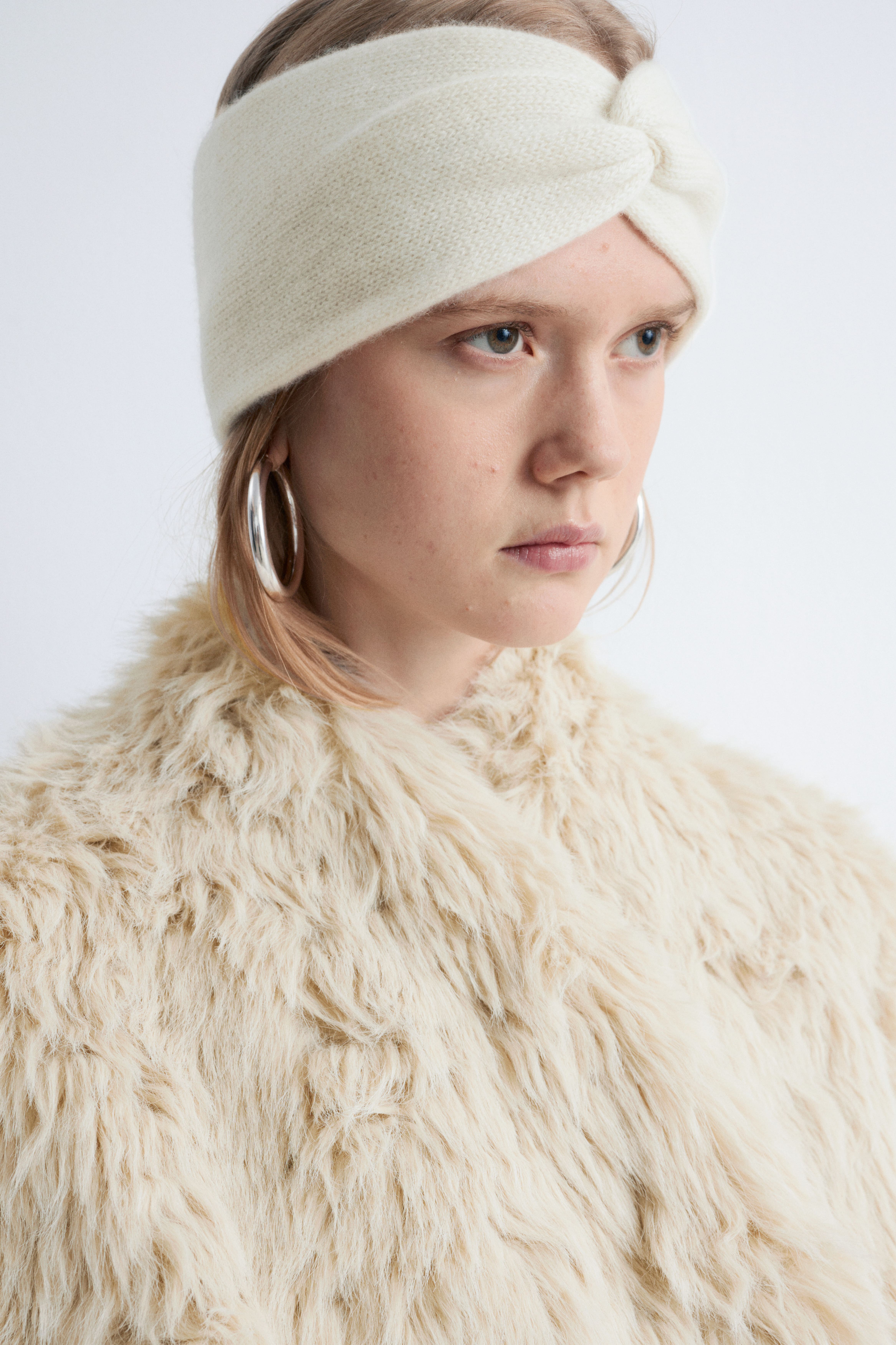 Fascia per capelli in cashmere e dettaglio ritorto - Bianco