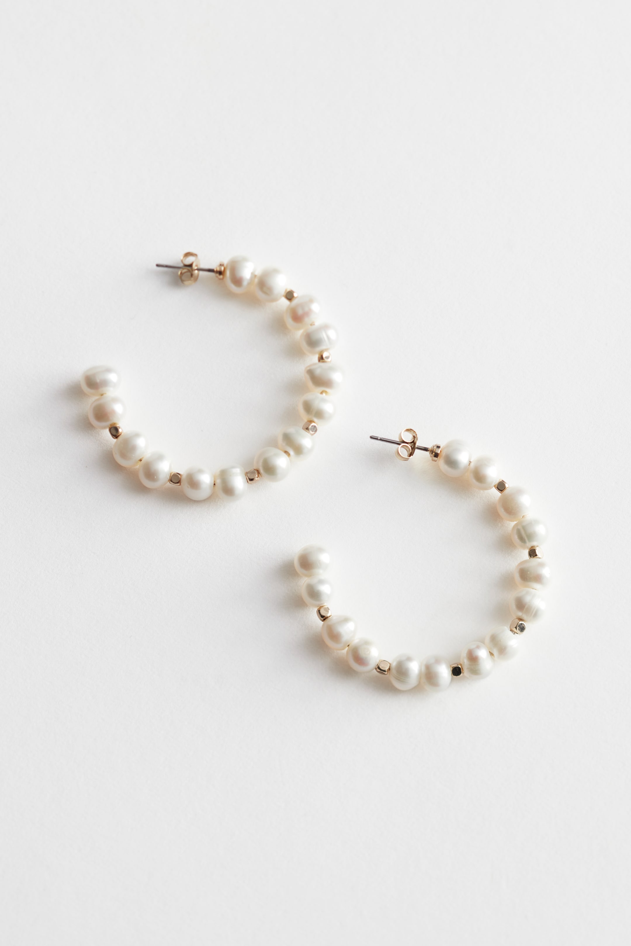 Fresh Water Pearl Hoop Earrings - Gold Pearls - Ladies | H&M GB