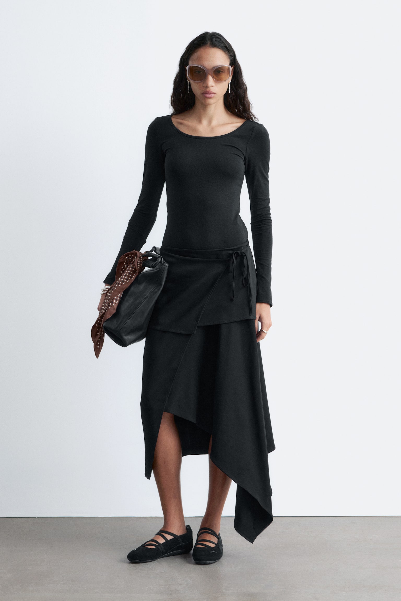 Μακρυμάνικο Τοπ με Ντεκολτέ - Μαύρο/Κόκκινο - 1