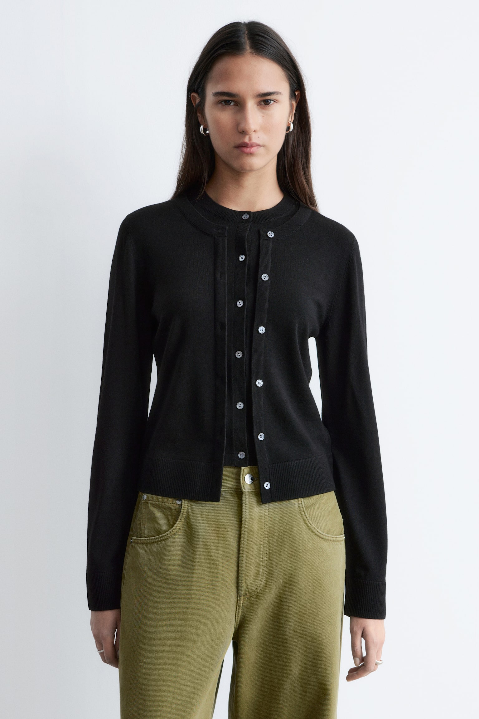 Dobbeltlagt cardigan i merinould - Sort/Sennepsgul - 1