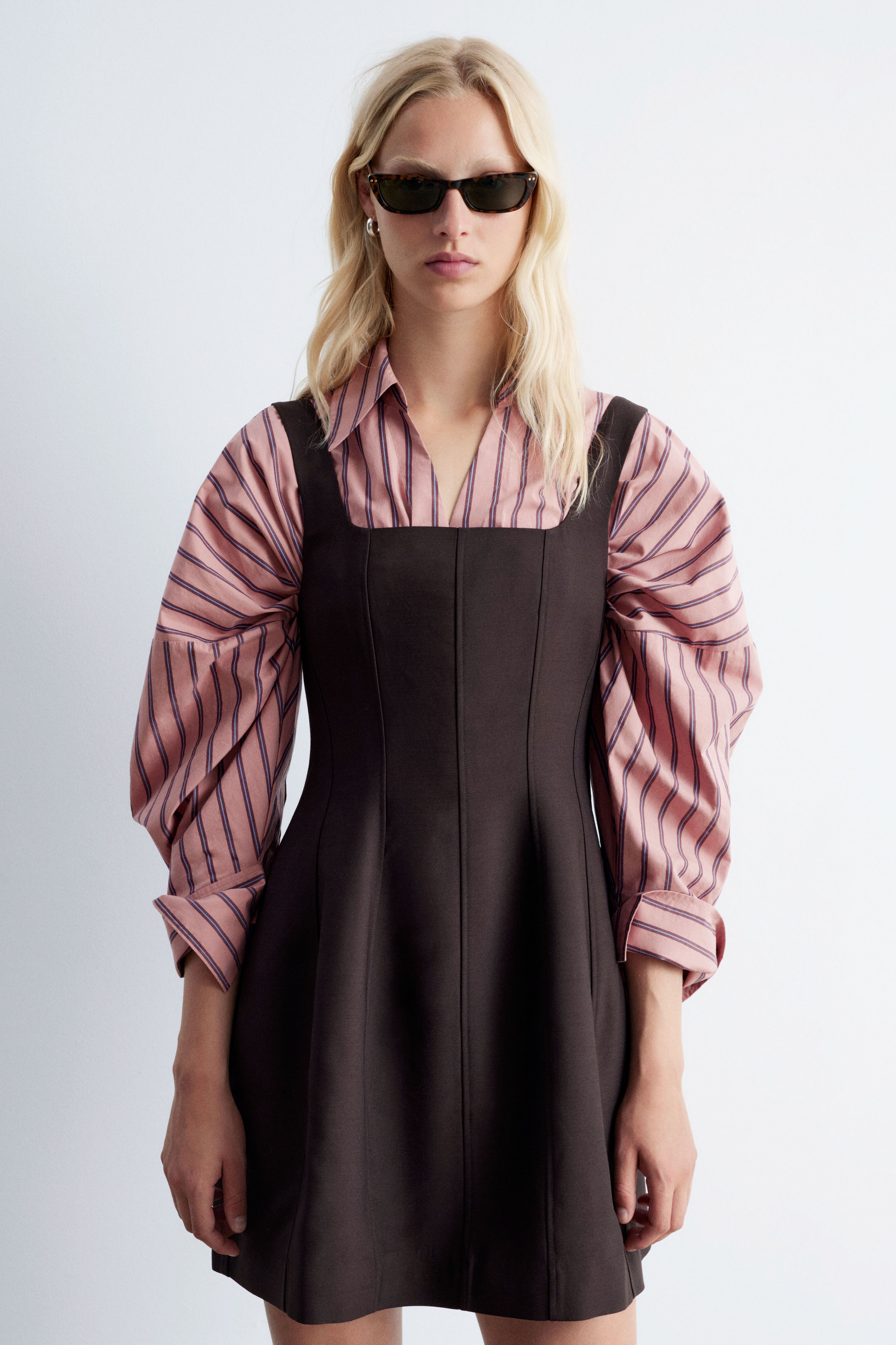 Minikjole med korsett - Mørk brun/Svart