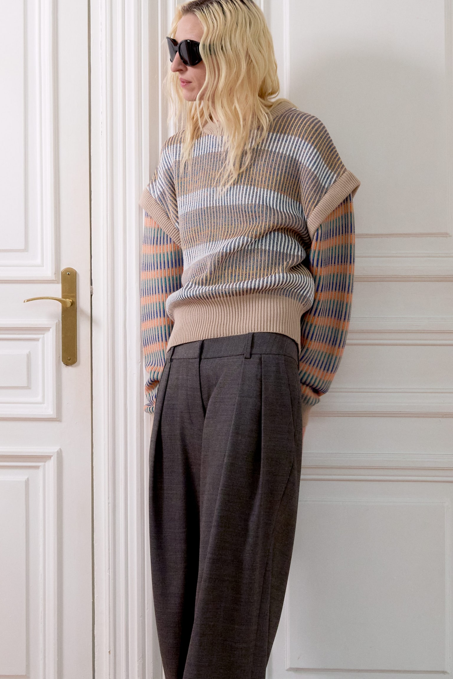 Maglione a pannelli con motivo a righe - Beige/Righe multicolore/Righe giallo/grigio - 4