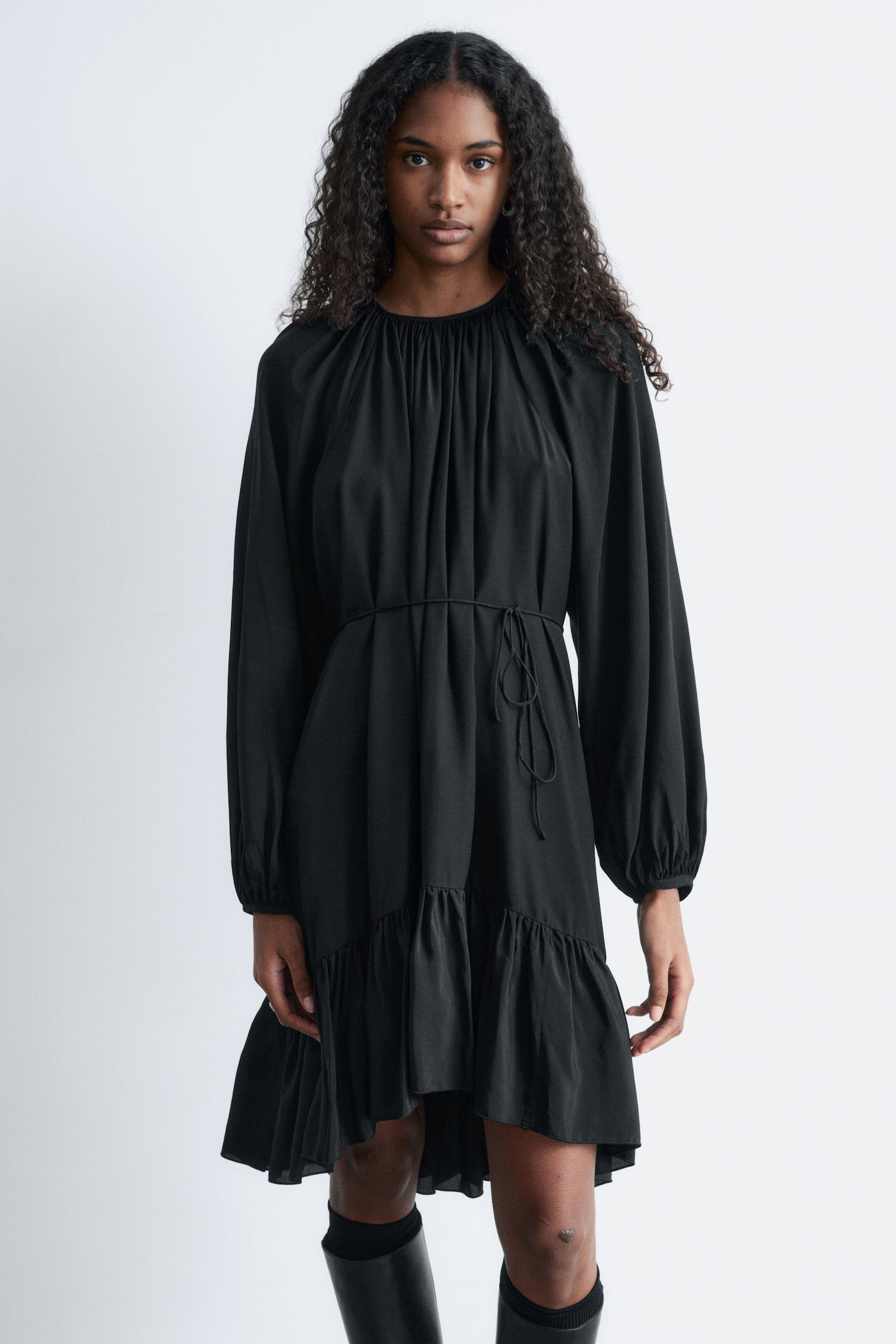 Robe courte volantée à manches bouffantes - Noir/Dark Red - 3