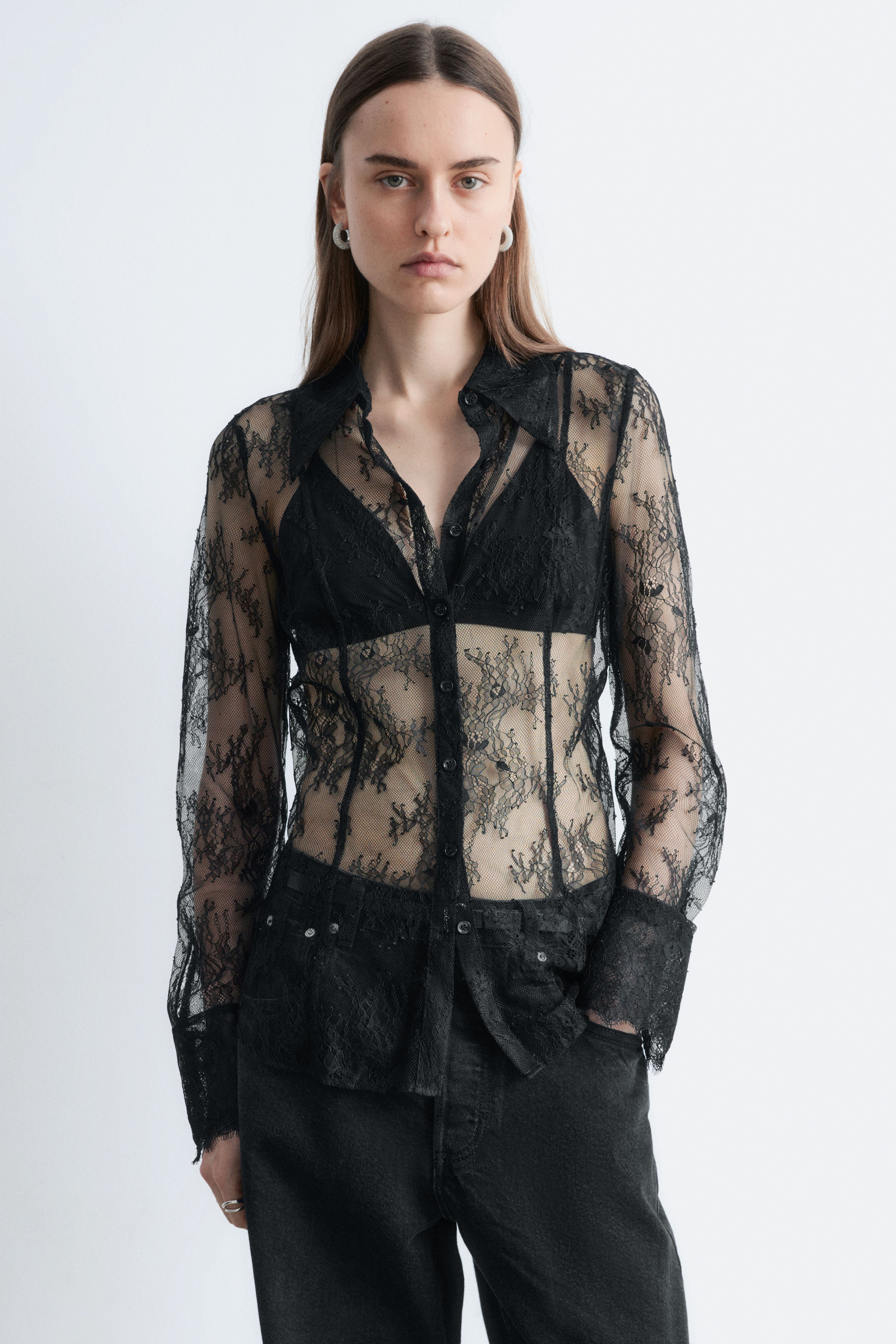 Avsmalnende blondeskjorte - Svart/Krem