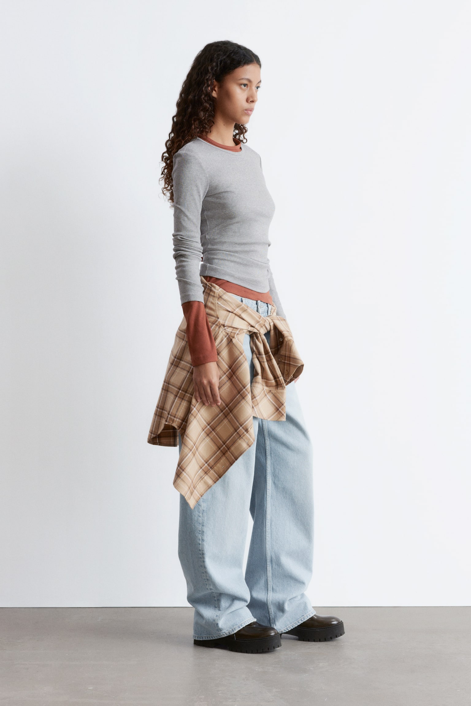 Haut côtelé à manches longues - Gris clair/Marron foncé/Rayures beiges/noires/Black/Blanc/Rayures brunes et blanches/Vert foncé - 4