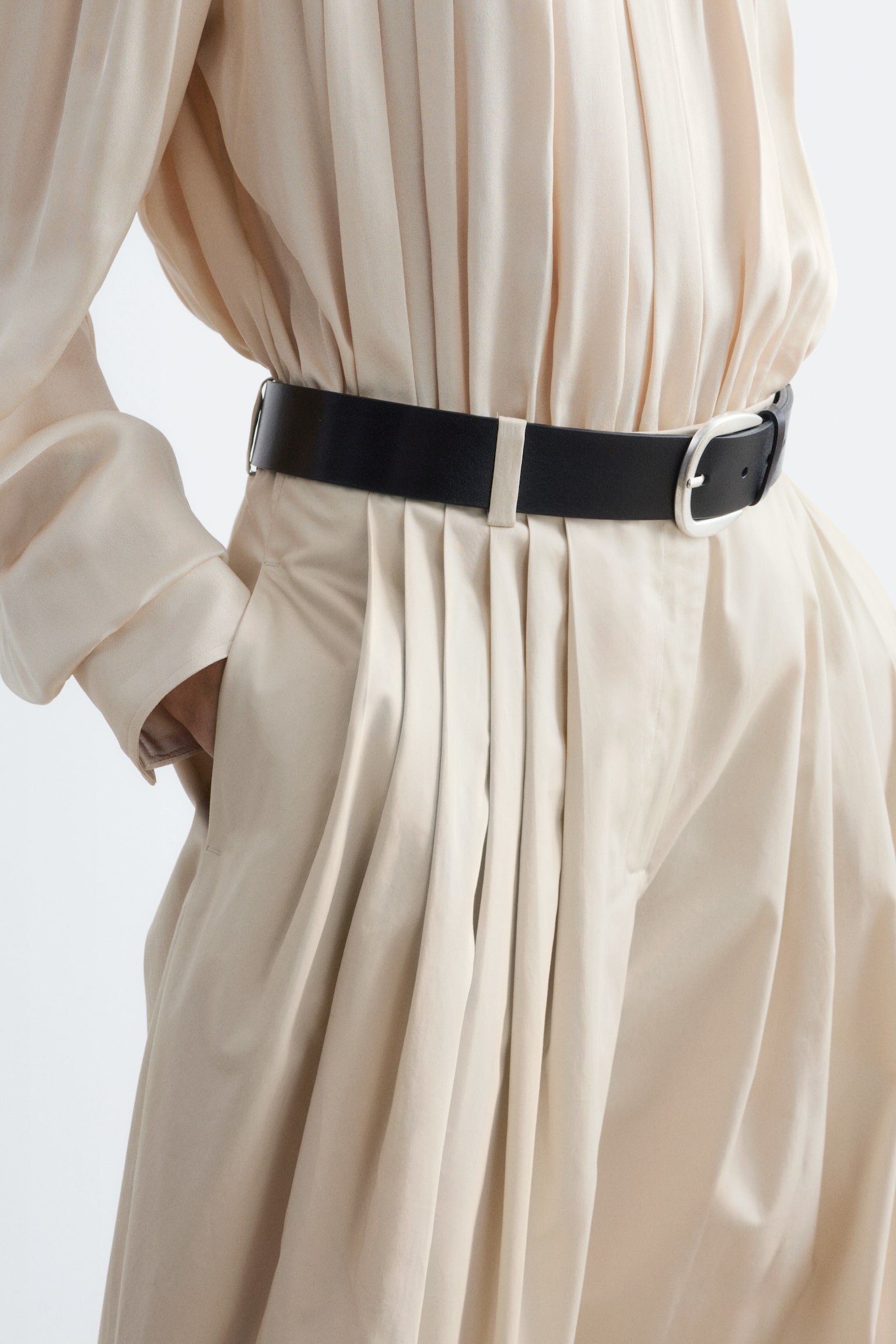 Hordó-szárú Redőzött Nadrág - Off-White - 8