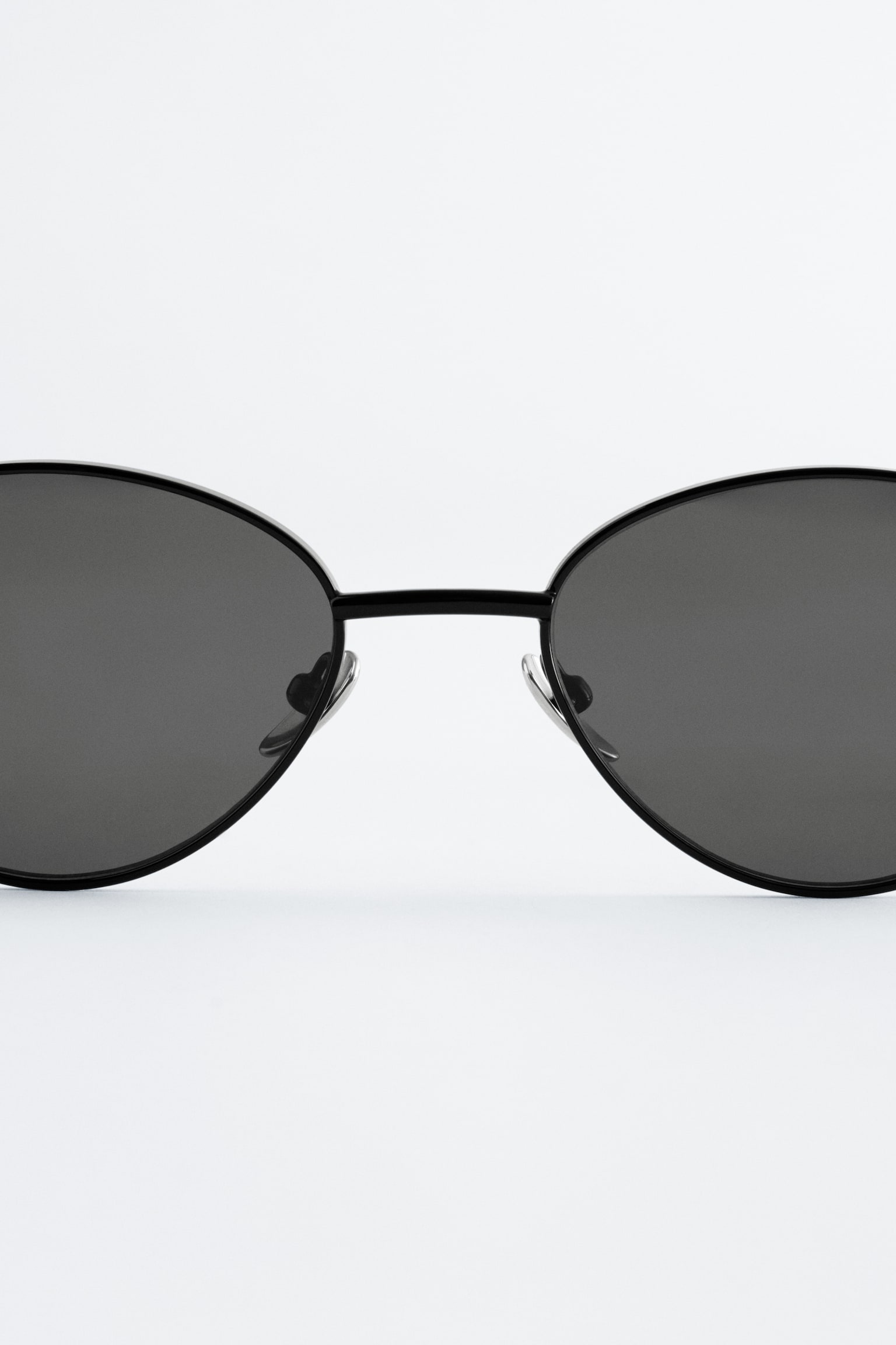 Ohutkehyksiset soikeat aurinkolasit - Musta/Kulta - 4