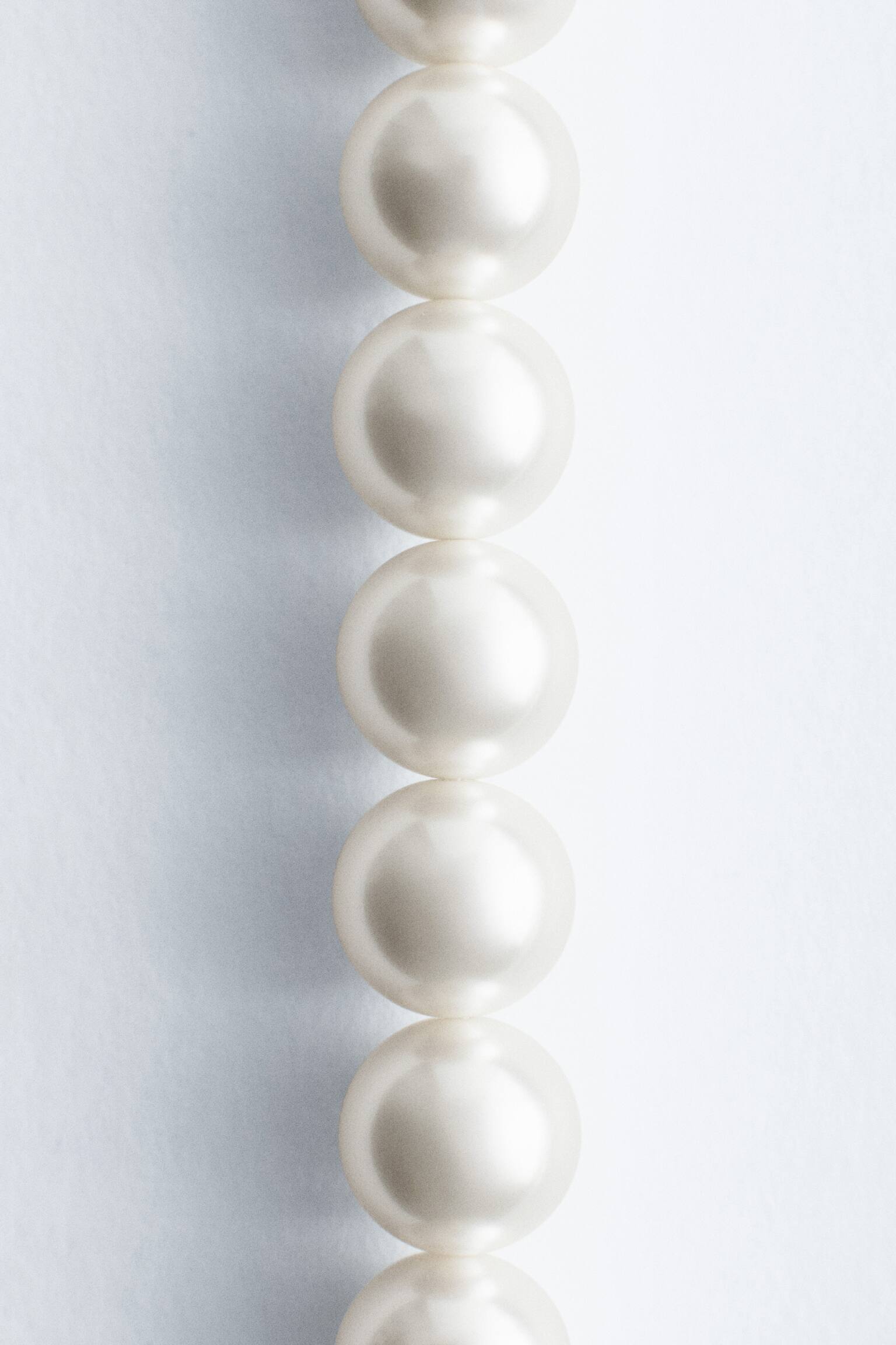 Kurze Halskette mit Kugelperlen - Creme - 3