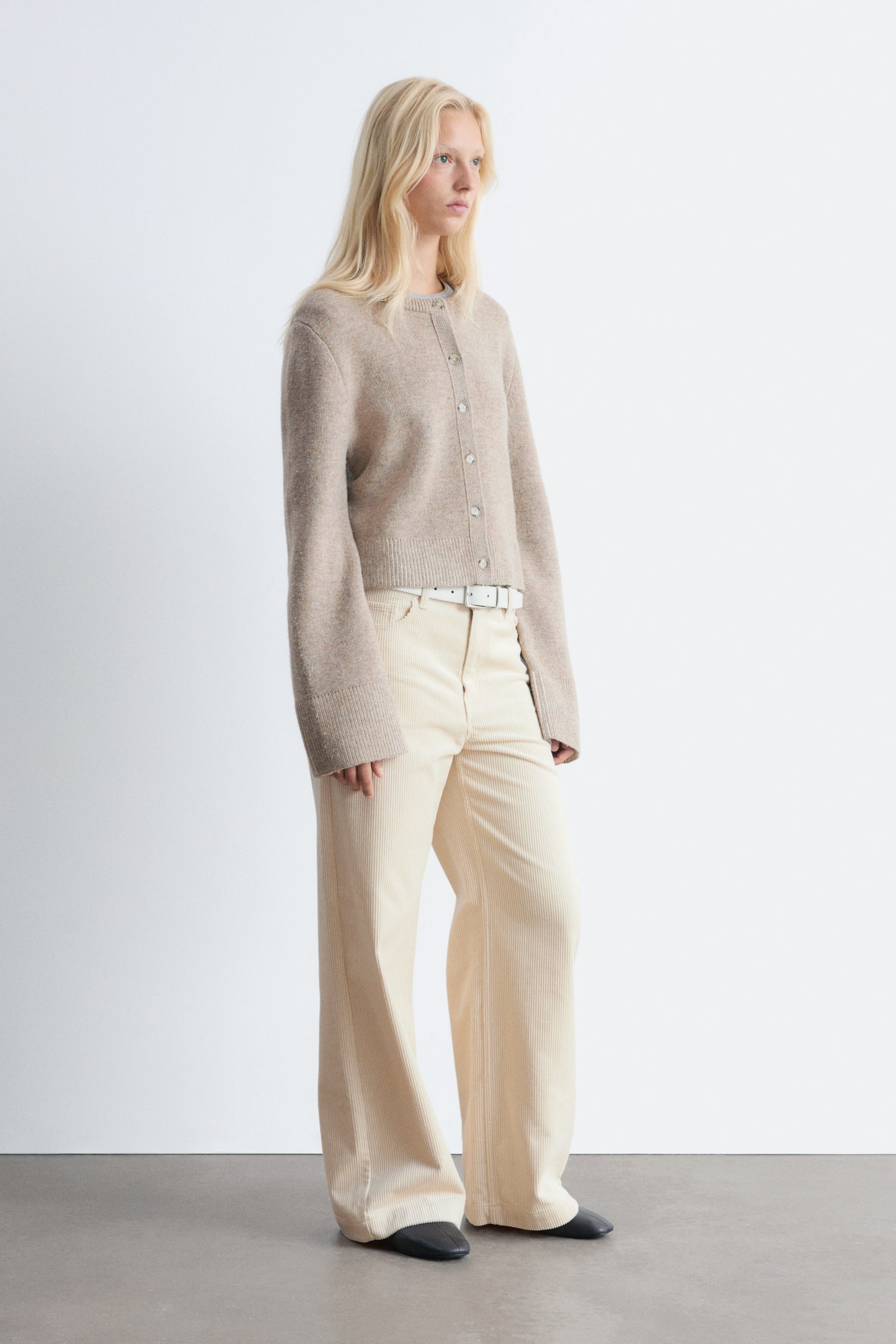 Verkürzte, kastenförmige Strickjacke - Graubraun/Dunkelgrau - 6