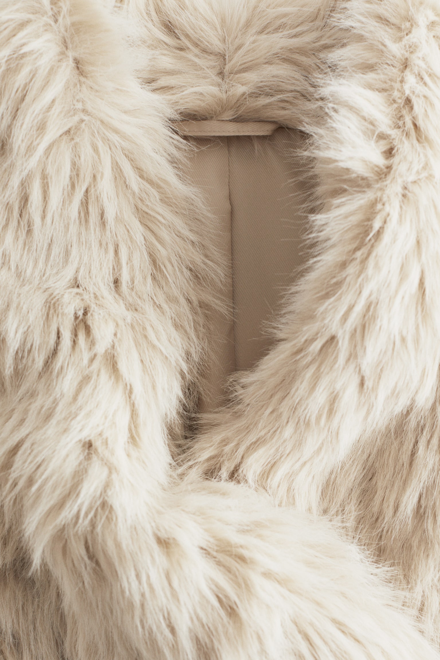 Kunstpelzmantel in Midilänge - Gedecktes Weiß - 9