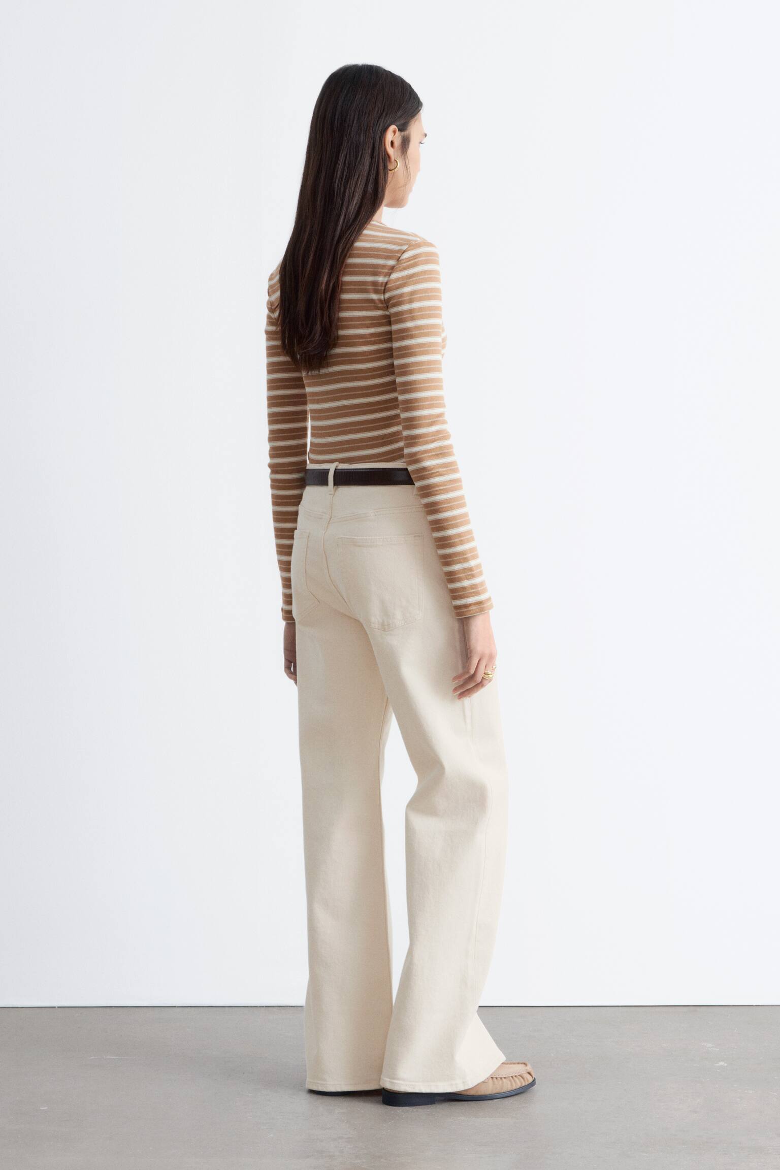 Geribbelde top met lange mouwen - Bruin/witte strepen/Wit/Pastelgeel/Beige/zwarte strepen/Lichtgrijs/Donkerbruin/Zwart - 7