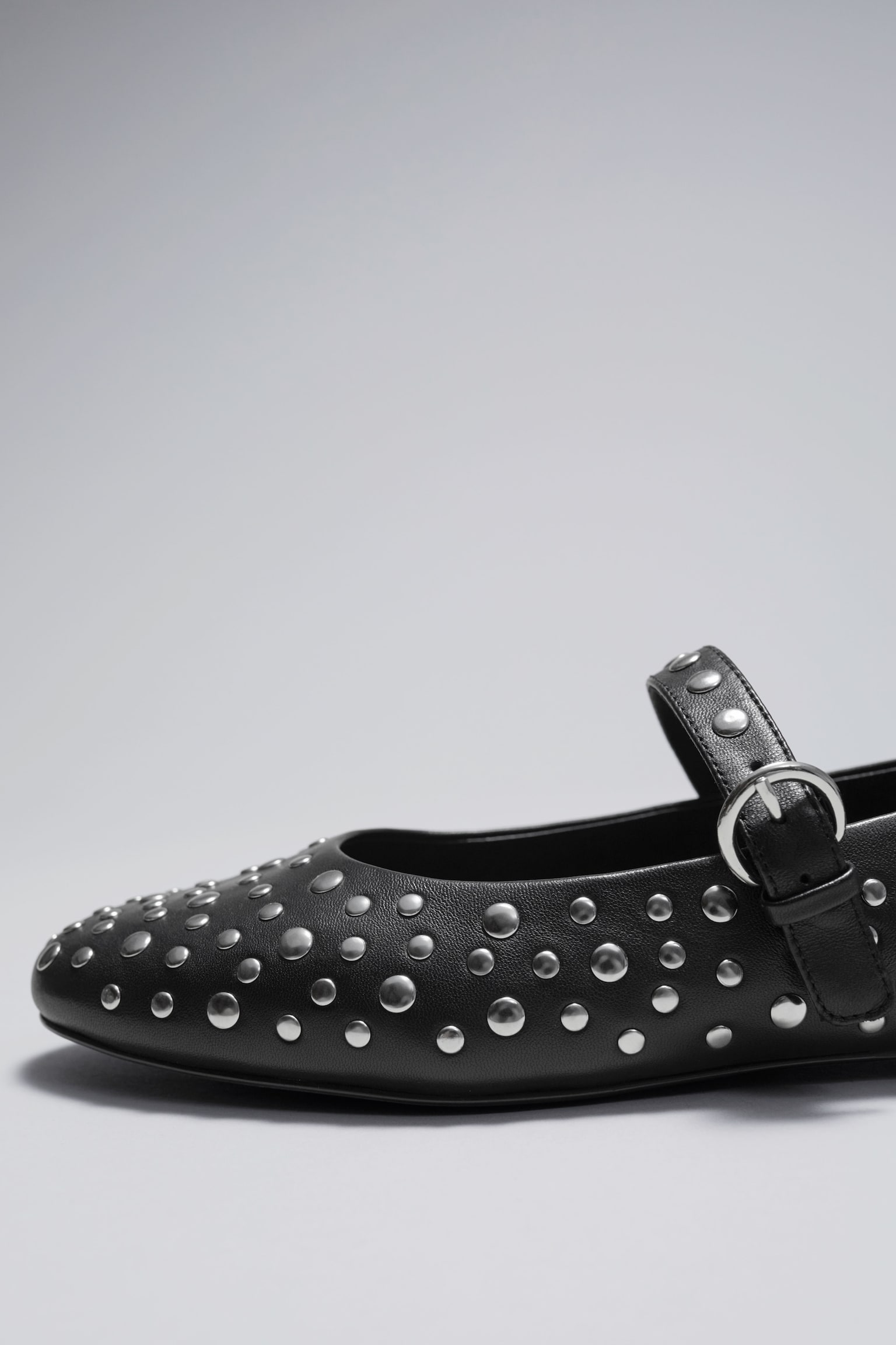 Studded Leather Ballet Flats - Black - 6