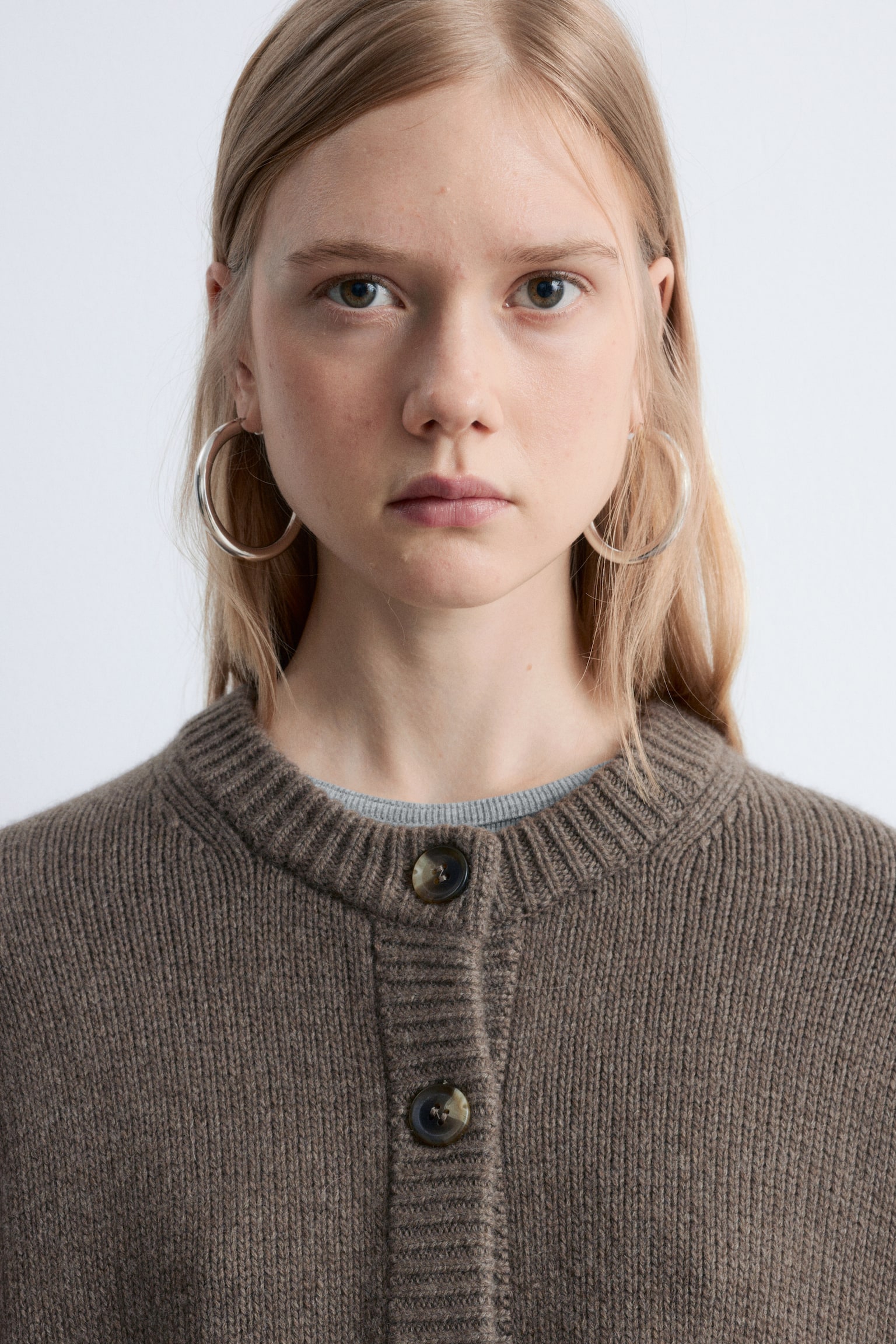 Cardigan aus einer Kaschmirmischung - Graubraun/Schwarz - 4