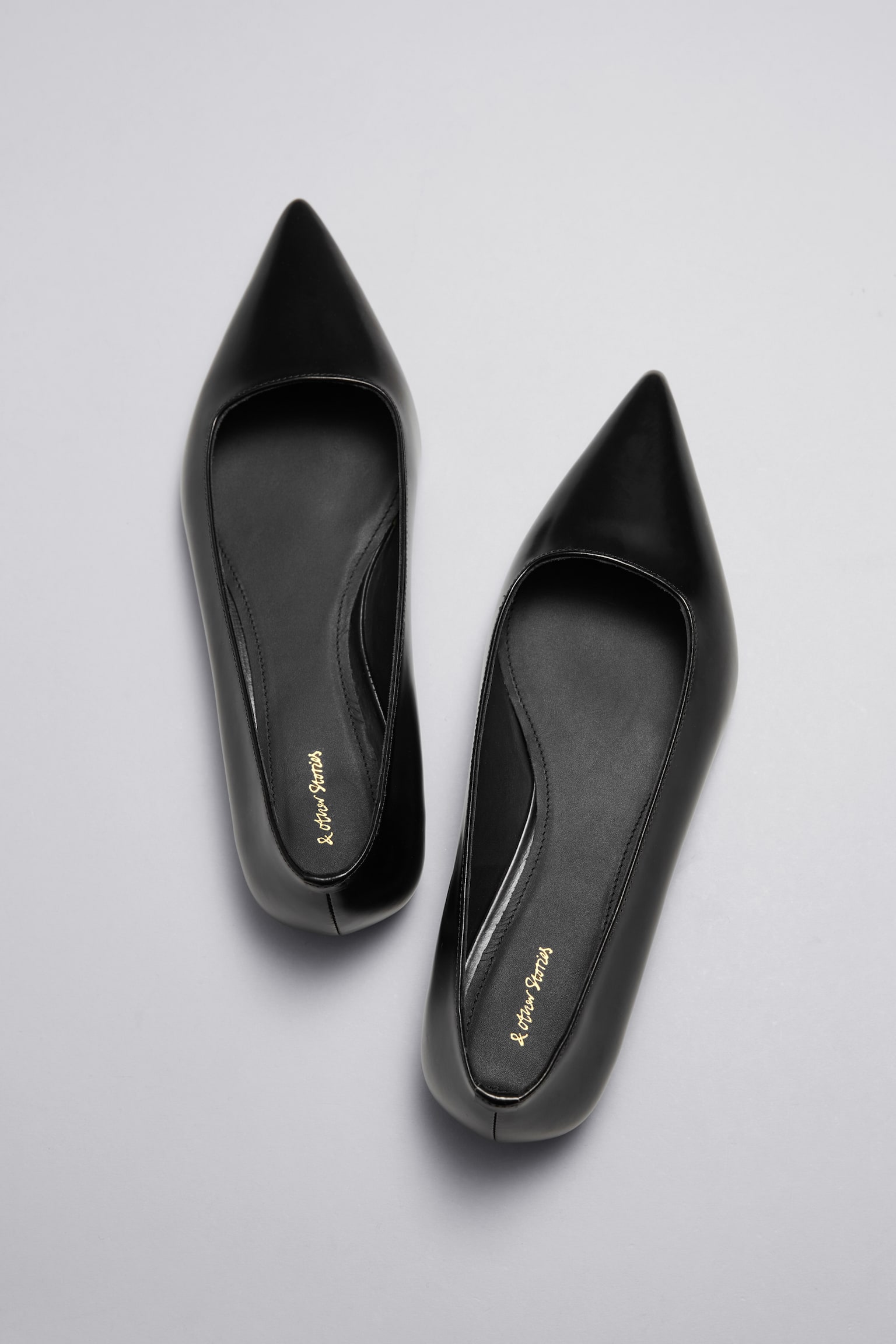 Point-Toe Ballet Flats - Black/White - 3