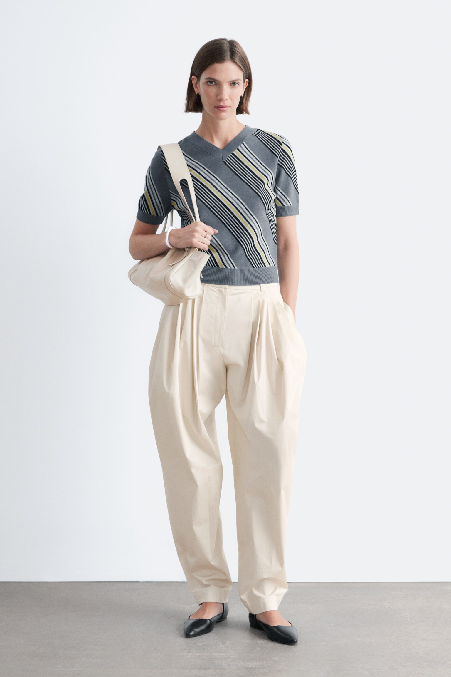 T-shirt in lana a righe con scollo a V - Righe rosso/giallo - 3