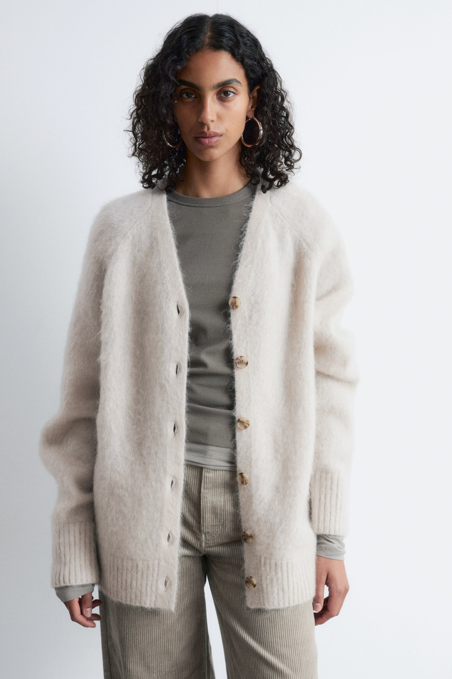 Lange Strickjacke aus Mohair-Mix - Beige/Grau/Dunkelblau - 5