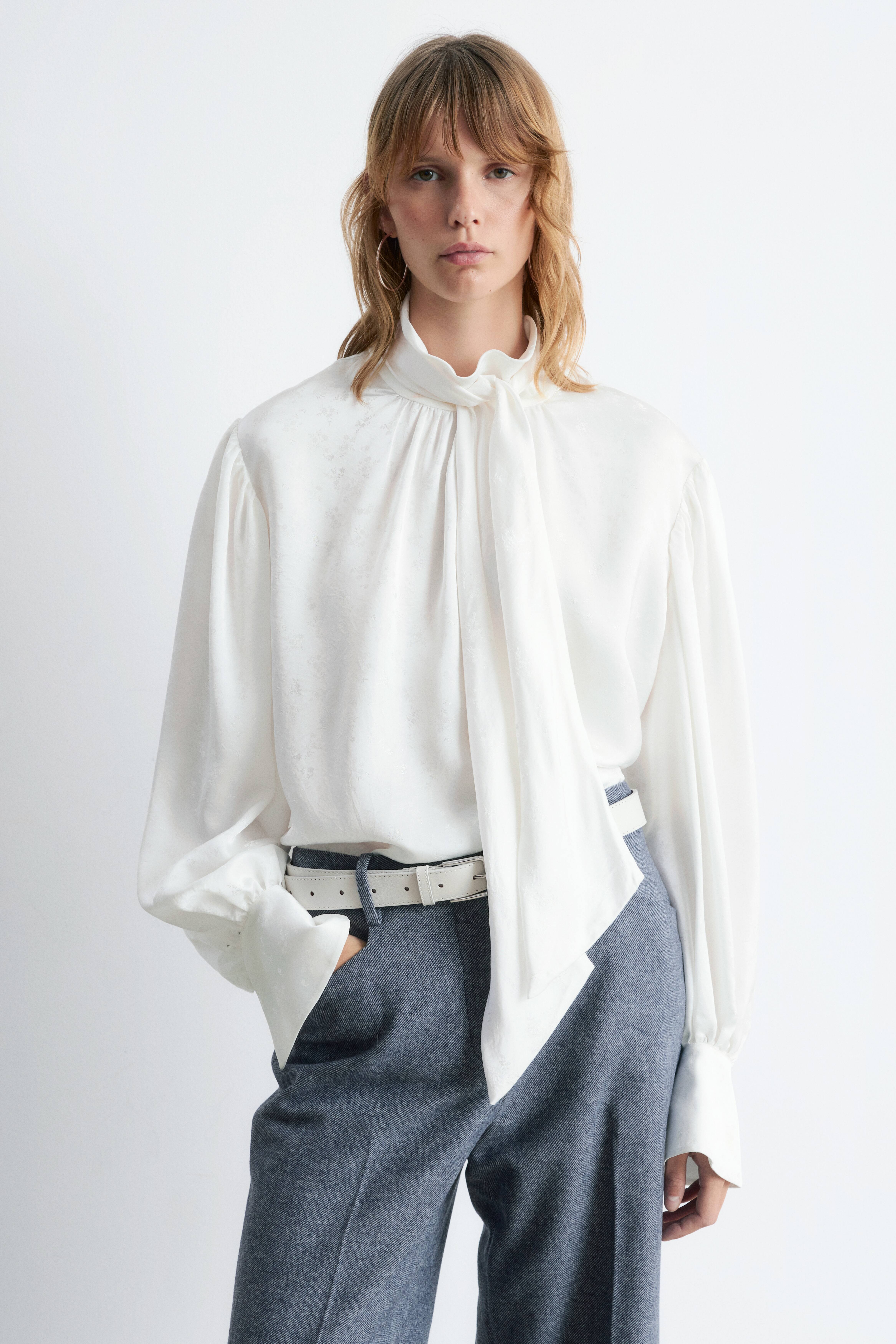 Blus med rosettkrage - Vit/Ljusblå