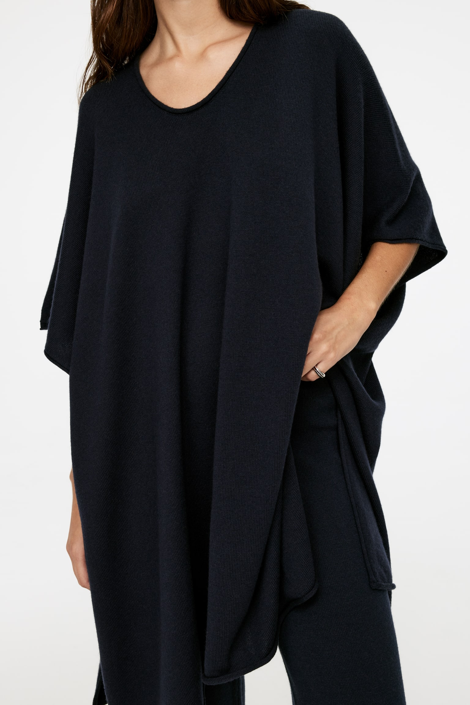 U-Neck Wool Cape - Dark Blue/Off White - 6