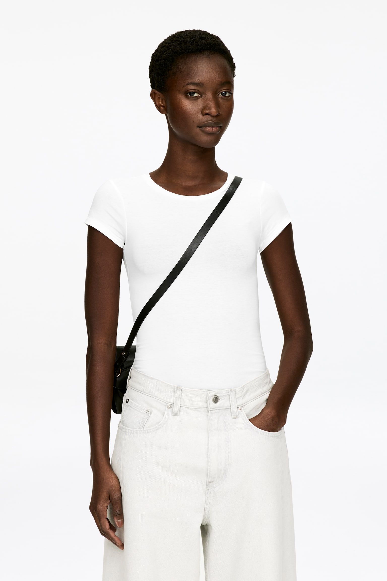 LUNA körpernahes T-Shirt - Weiß/Khaki - 1