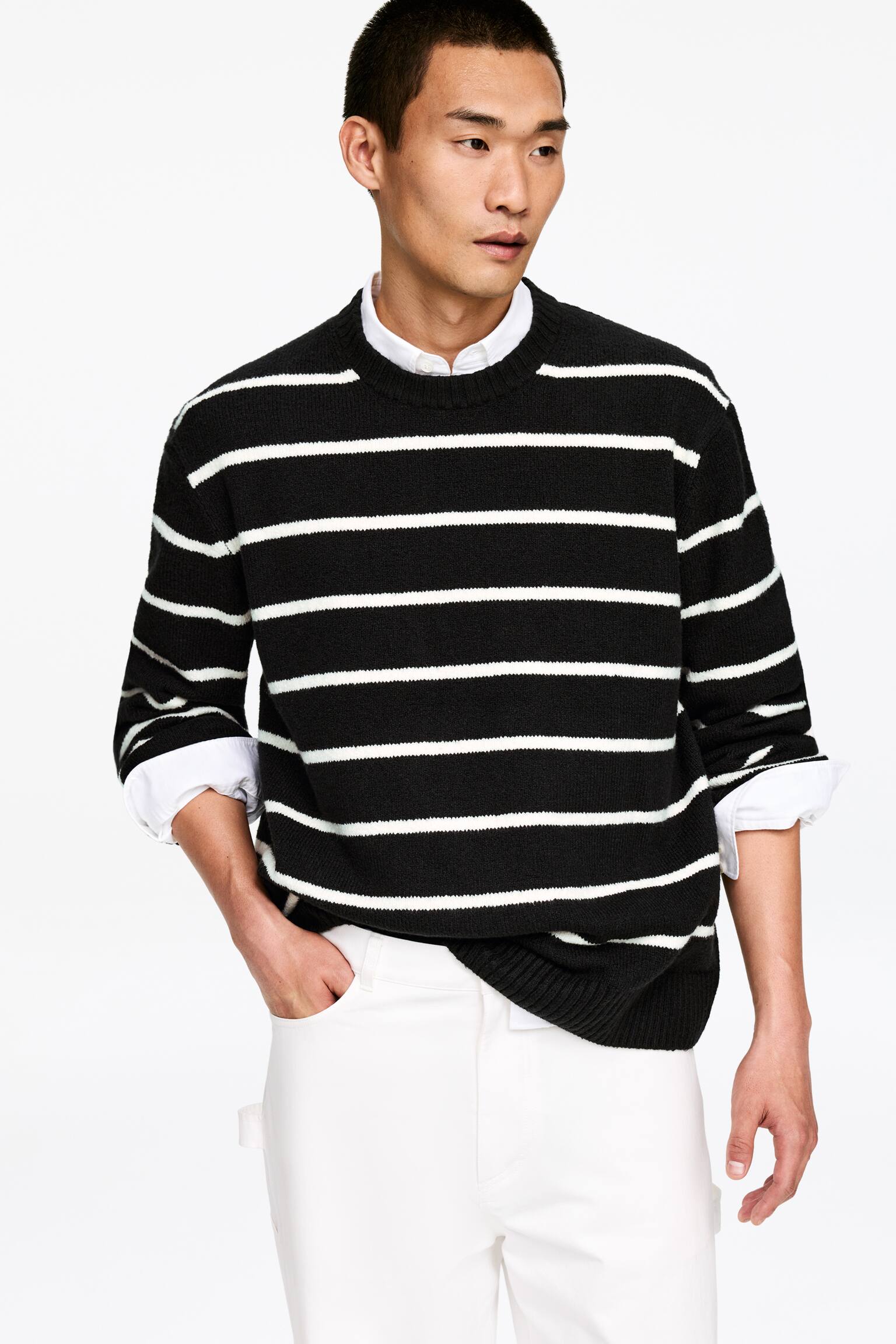 Lockerer Pullover aus Baumwollmischgewebe - Schwarz/Weiß/Cremeweiß/Rot - 7