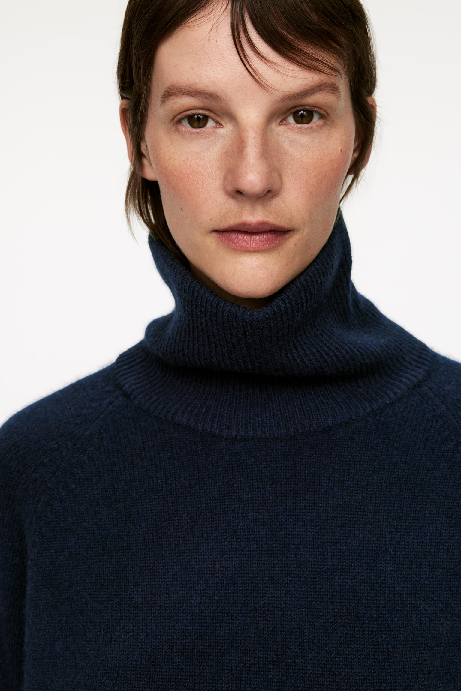 Roll-Neck Cashmere-Wool Jumper - Dark Blue/Beige - 3