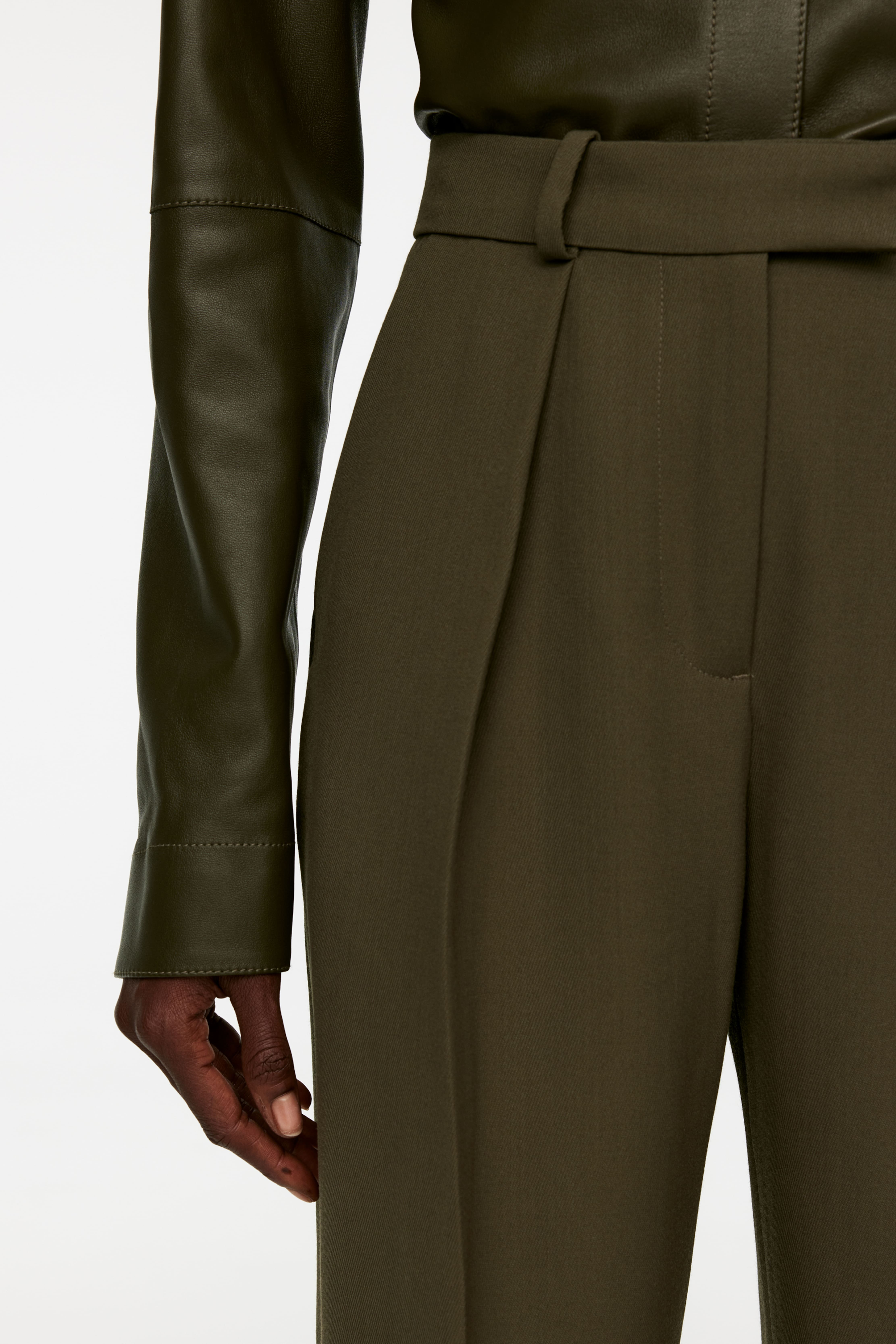 HM Pleated Twill Trousers