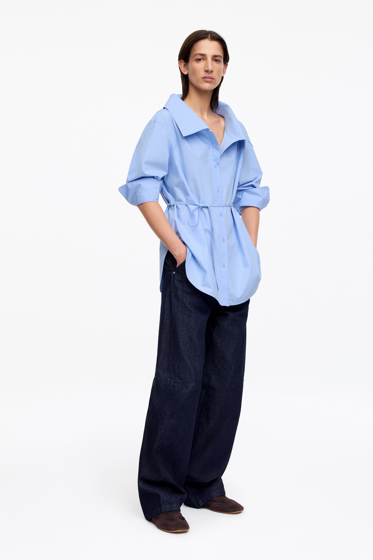 Bluse mit weitem Kragen - Hellblau - 3