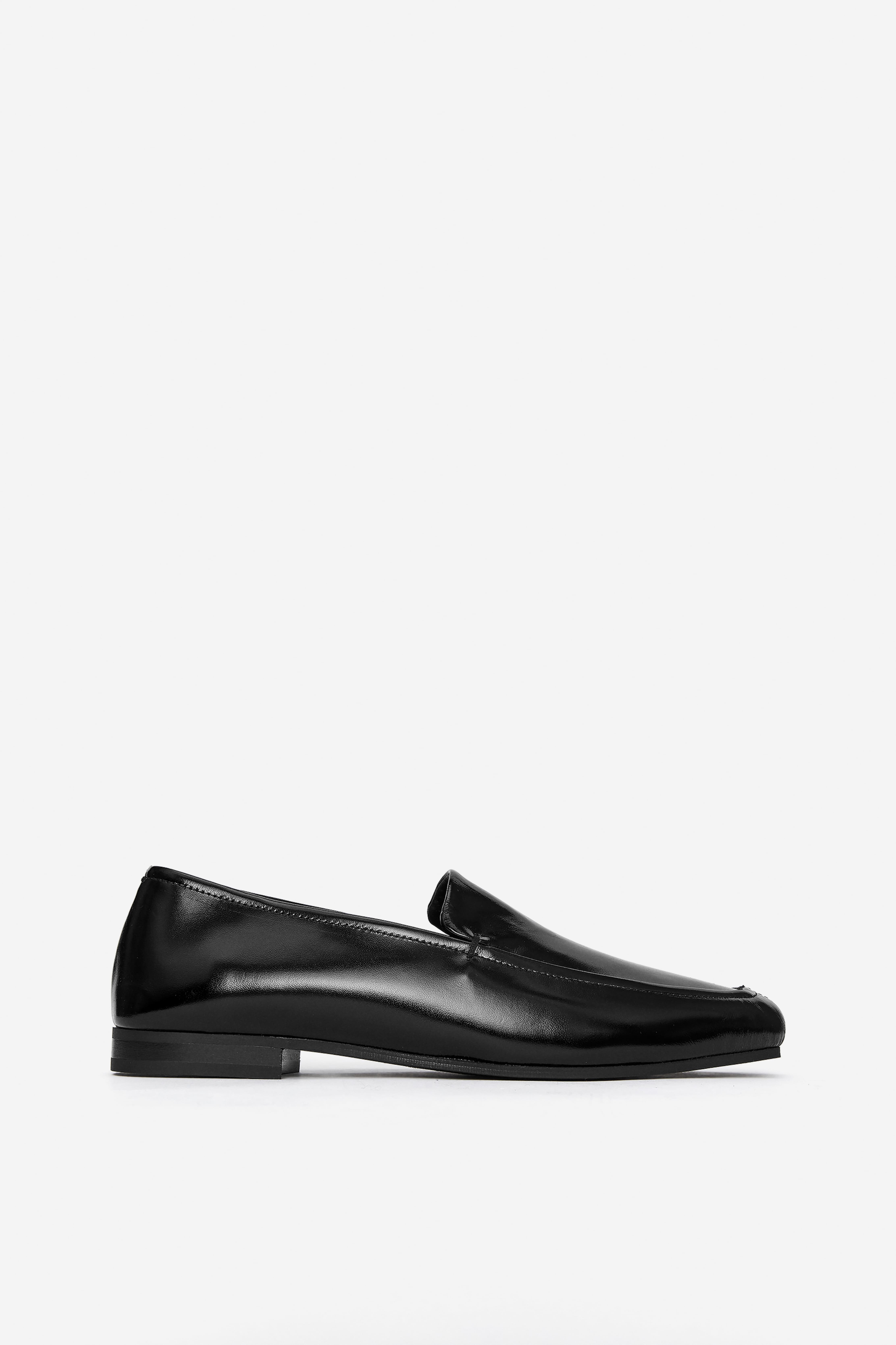Loafers i lackat läder - Svart