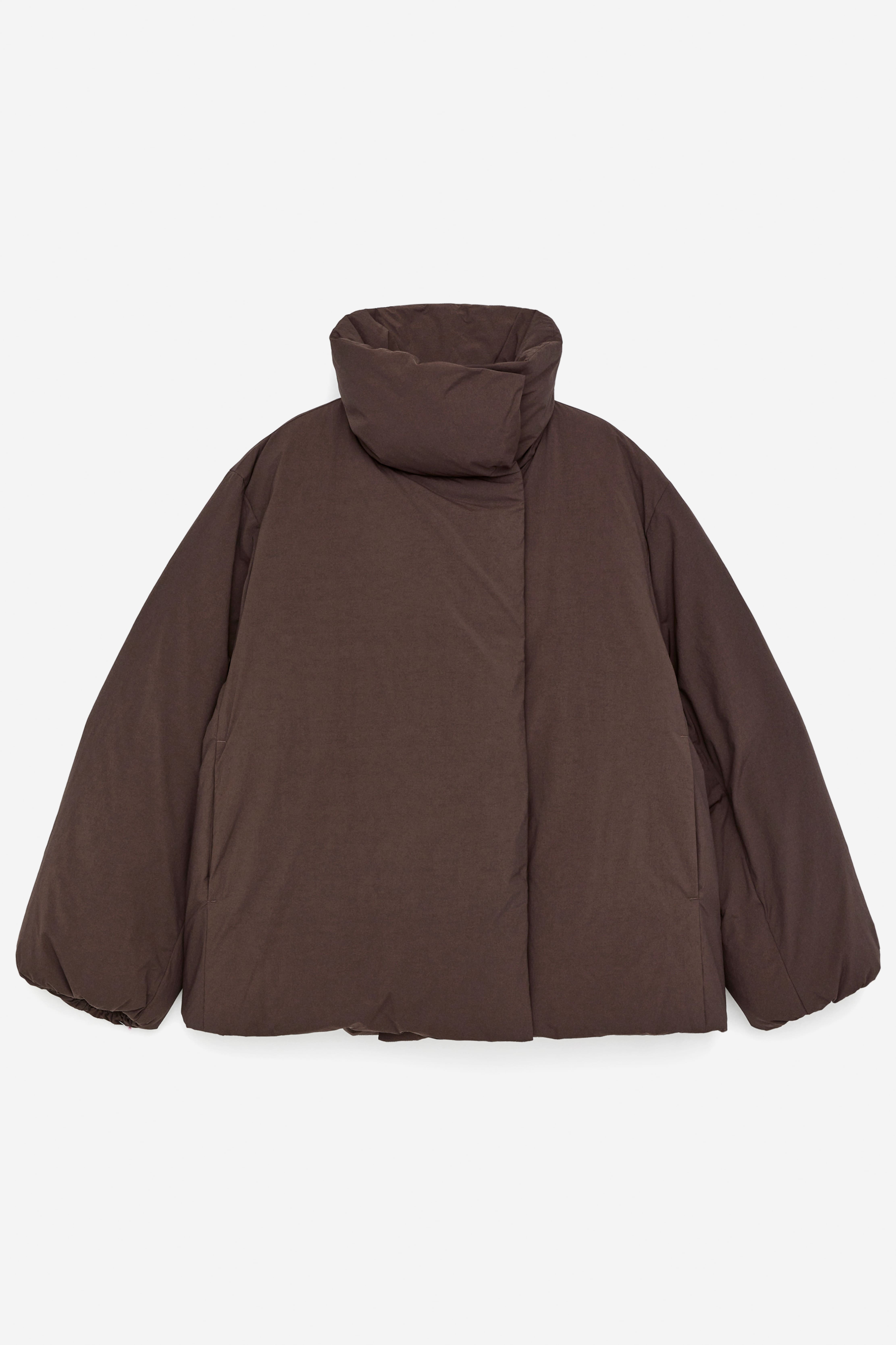 Upcycled Down™ Jacke mit hohem Kragen - Dunkelbraun