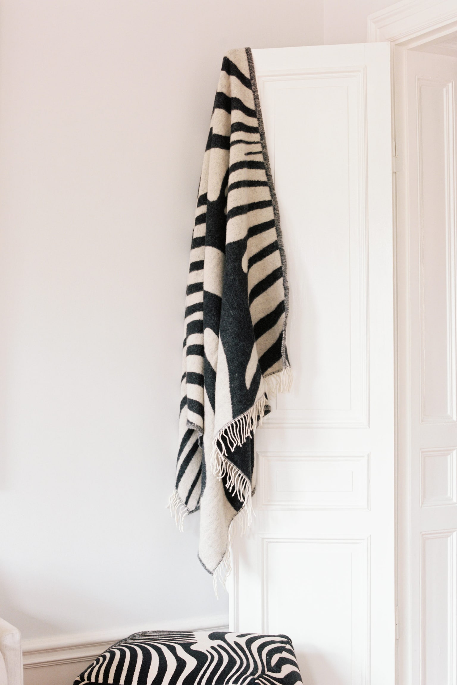 Klippan Wool Blanket - Black/Off White/White/Blue - 5