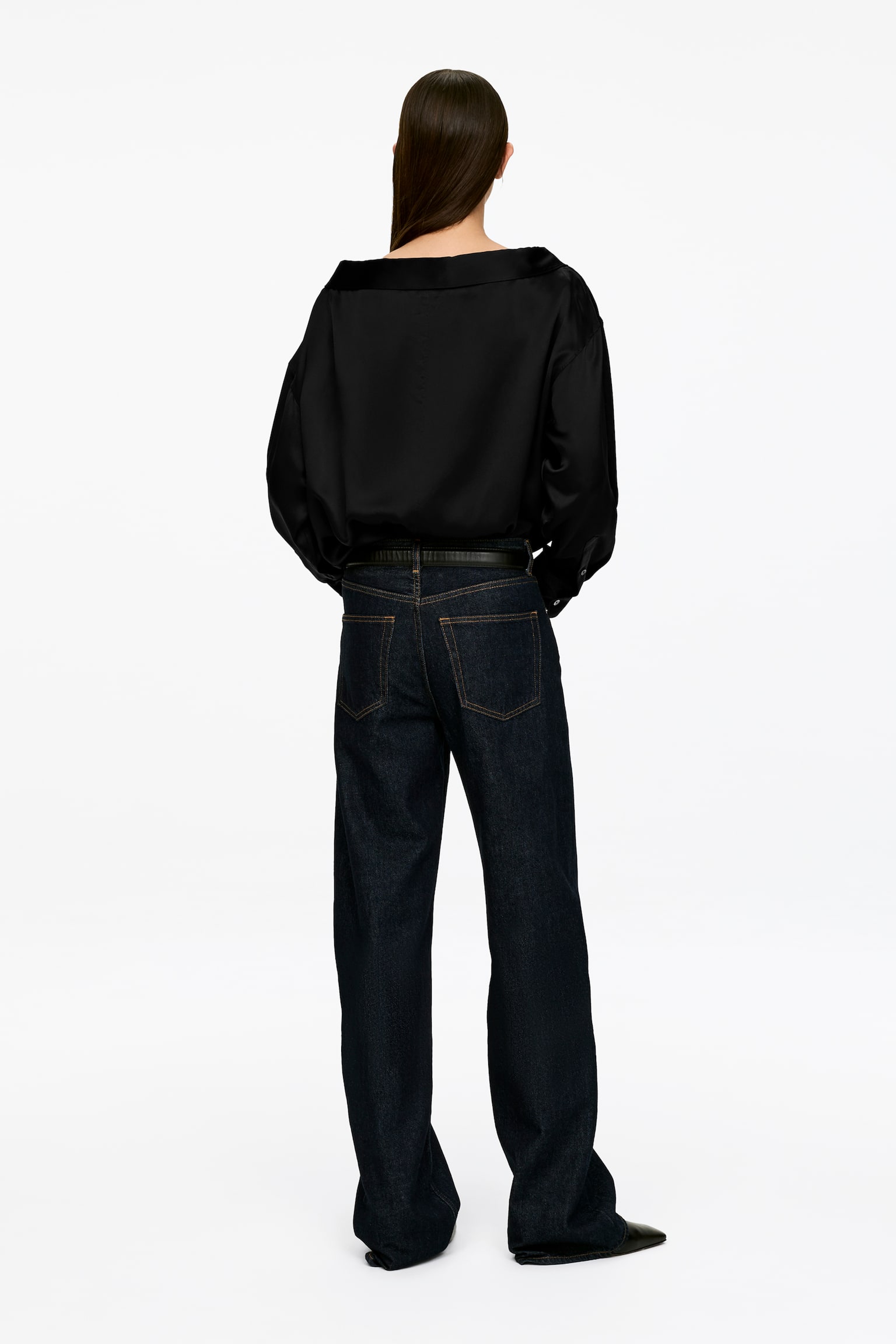 Silkkipaita leveällä pääntiellä - Musta - 4