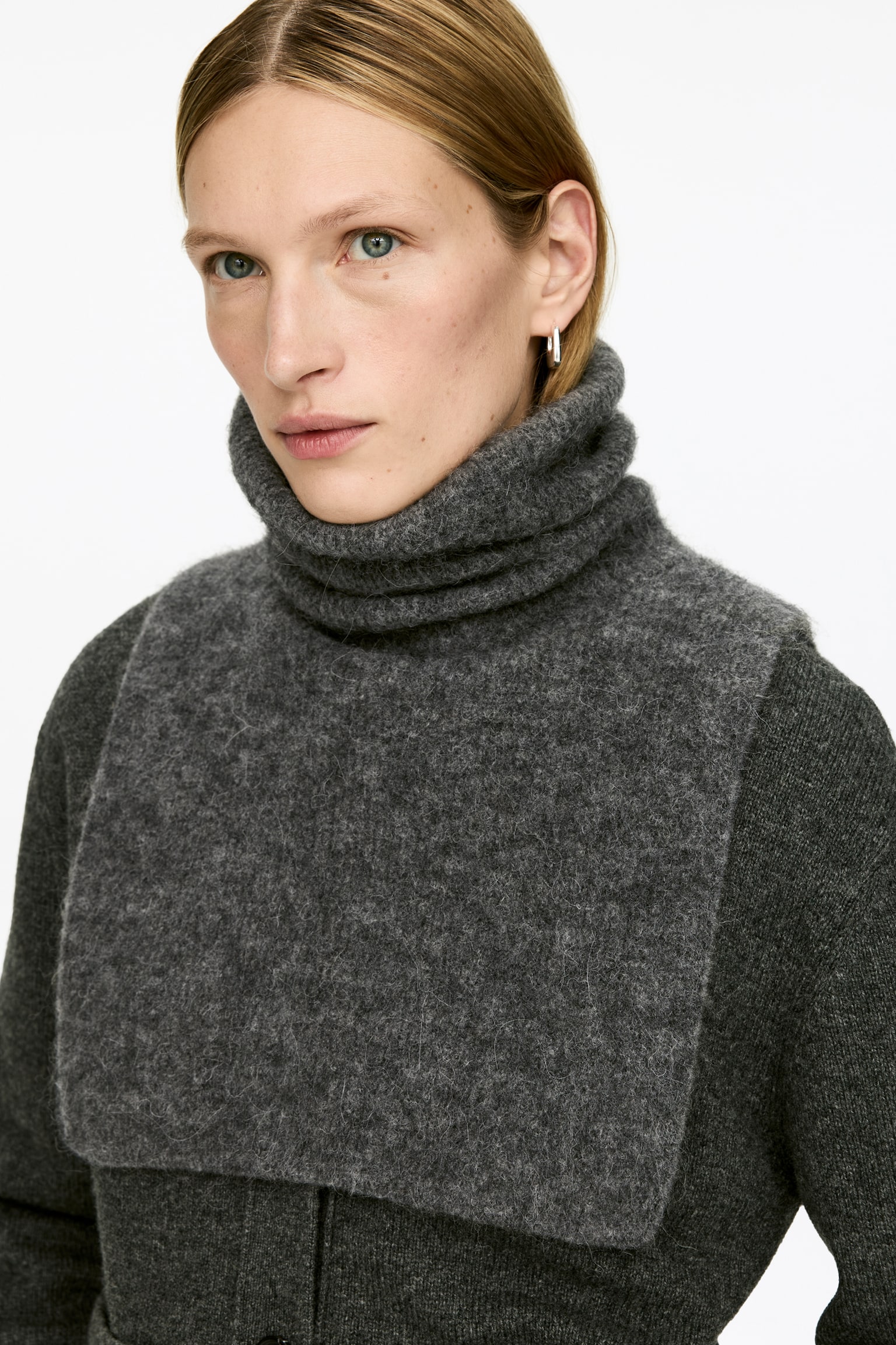Krage i ull och alpacka - Mullvadsgrå - 1