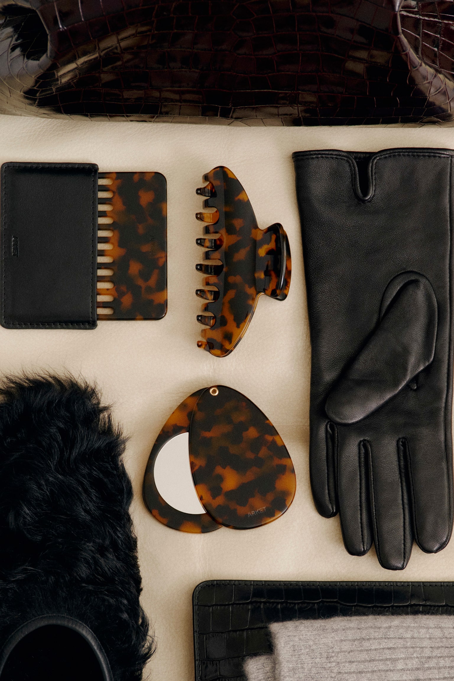 Mule z owczej skóry - Czarny - 8