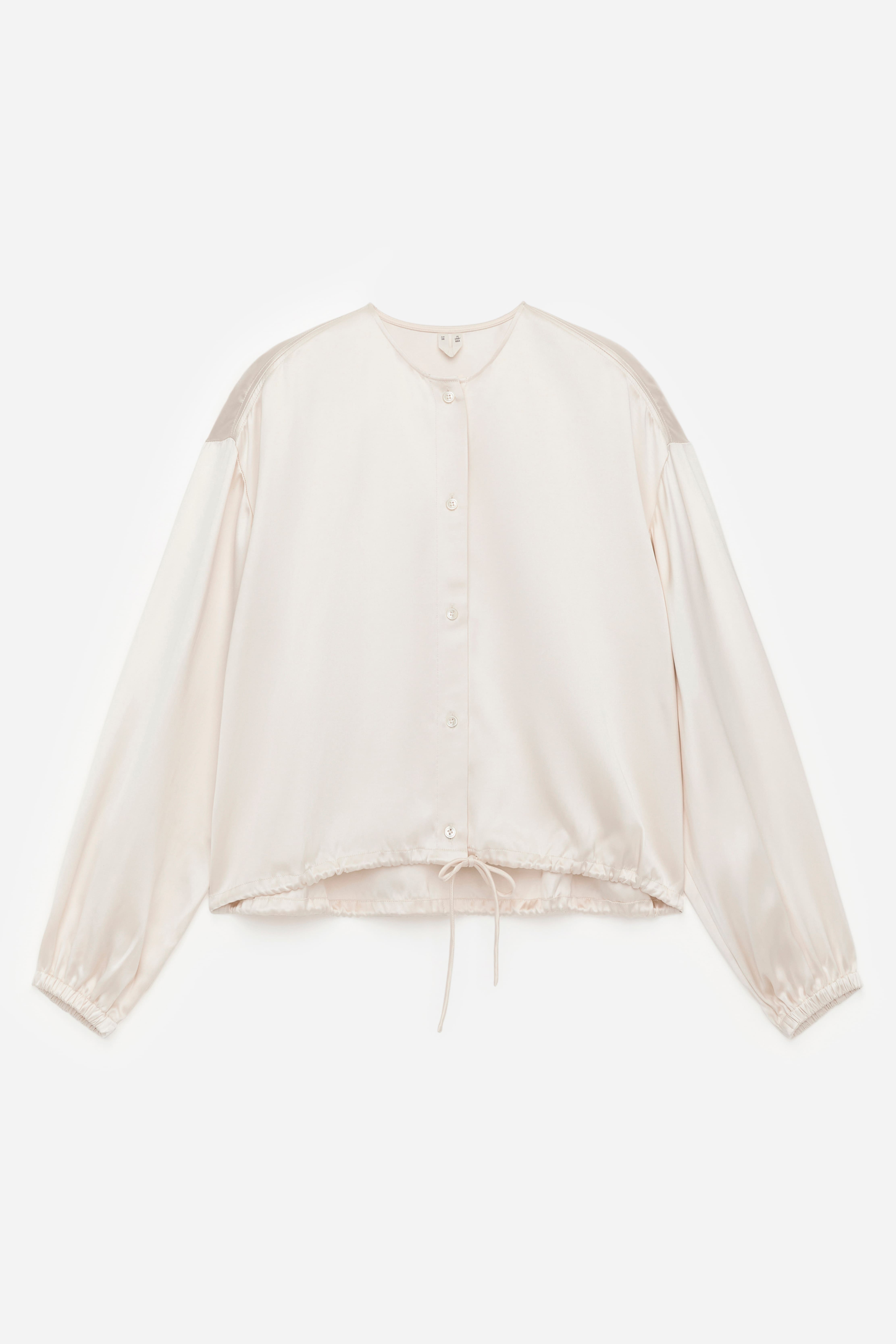 Satinblus med voluminös ärm - Off-white