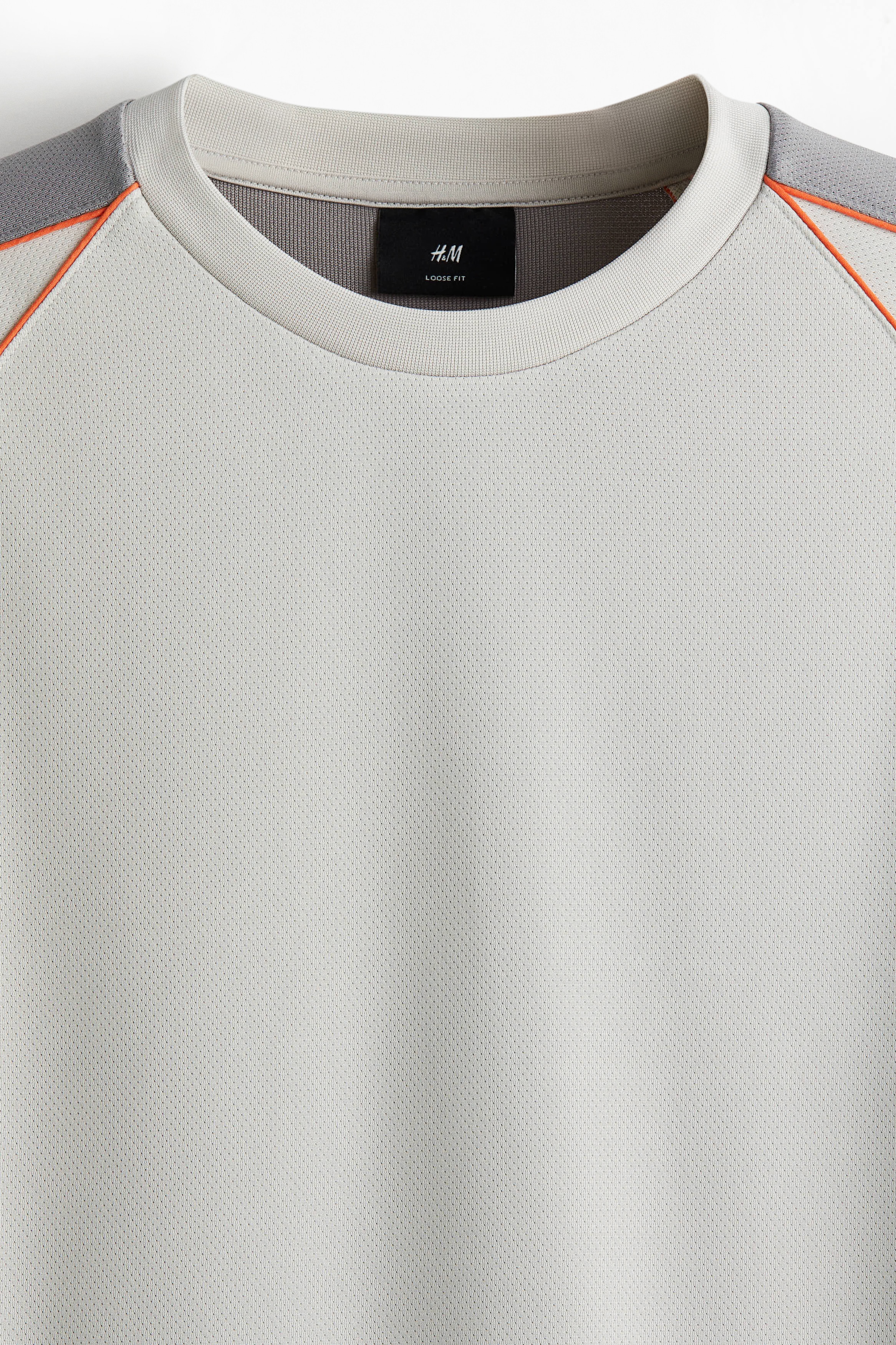 Loose Fit Long-sleeved mesh top