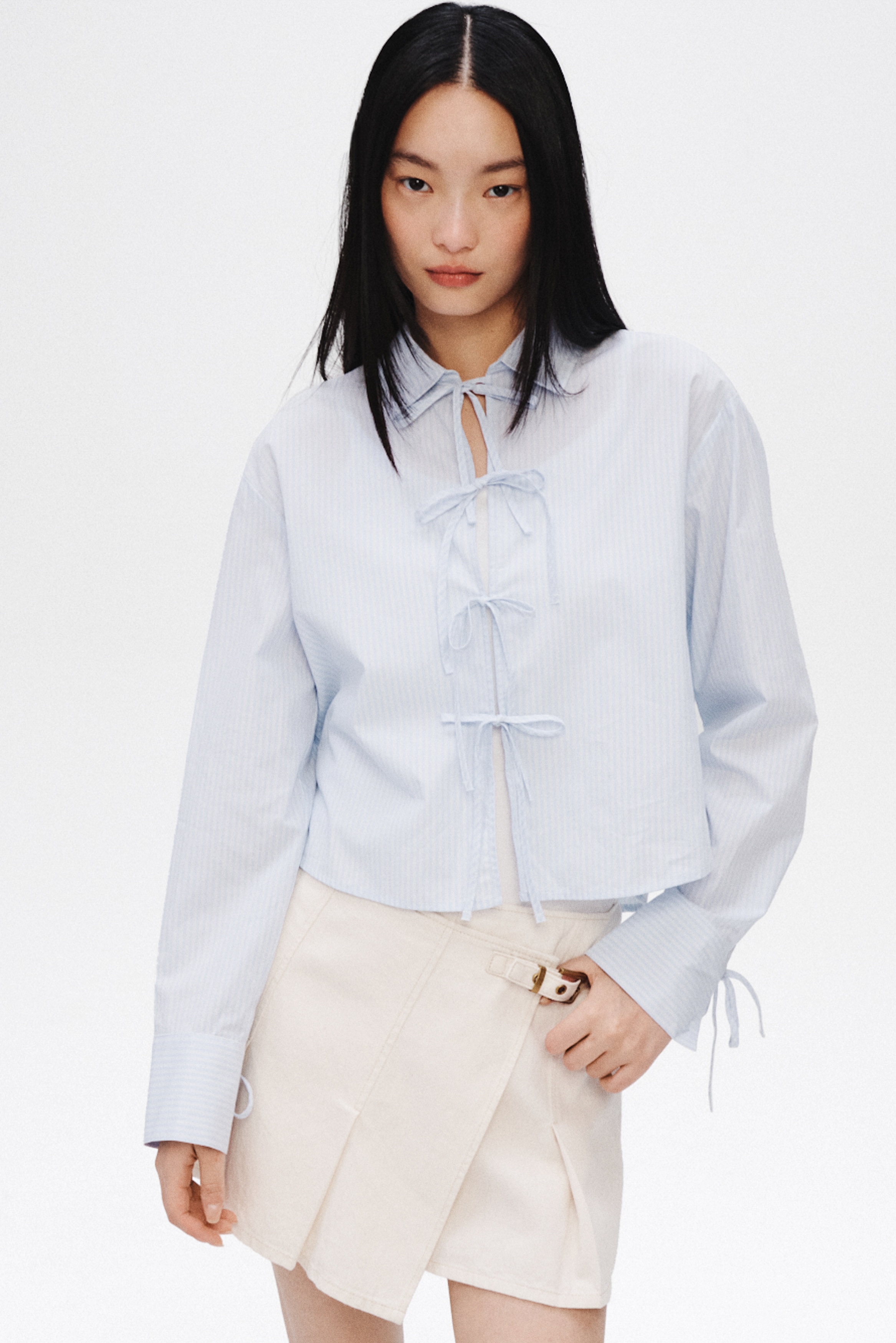 Tie-Front Poplin Shirt - Light blue/striped/Red