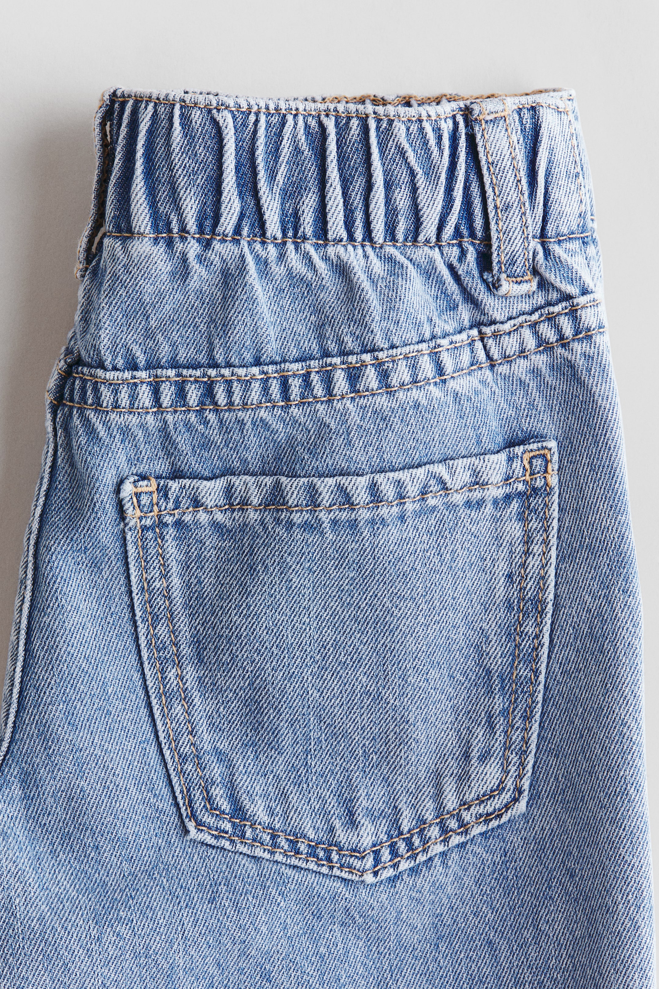 Ampliar la imagen: Jeans de pierna ancha con diseño - Azul denim claro/Floreado - Kids | H&M MX 2