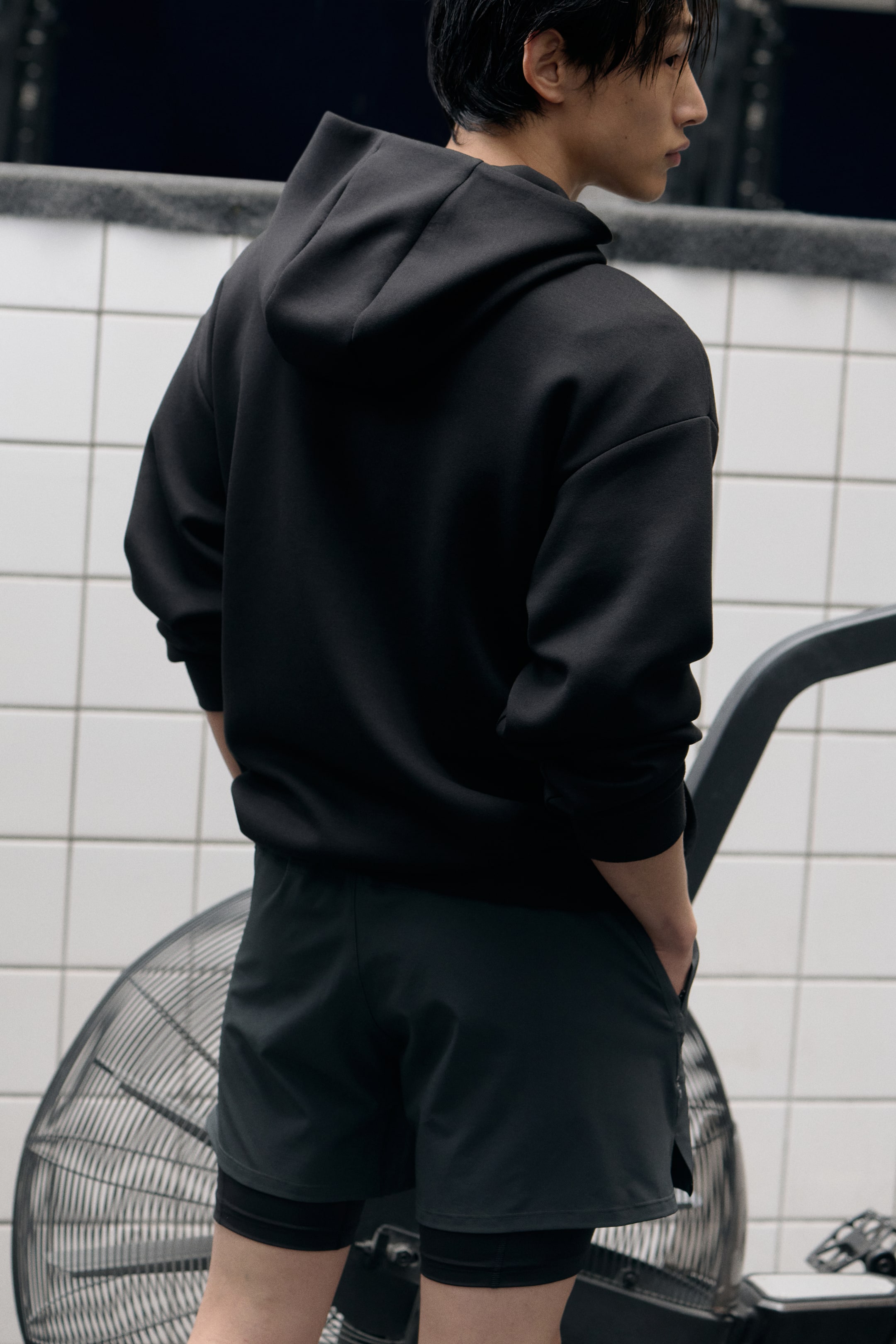 Ver imagem maior: Calções de desporto de duas camadas com DryMove™ - Cinzento escuro - HOMEM | H&M PT 2