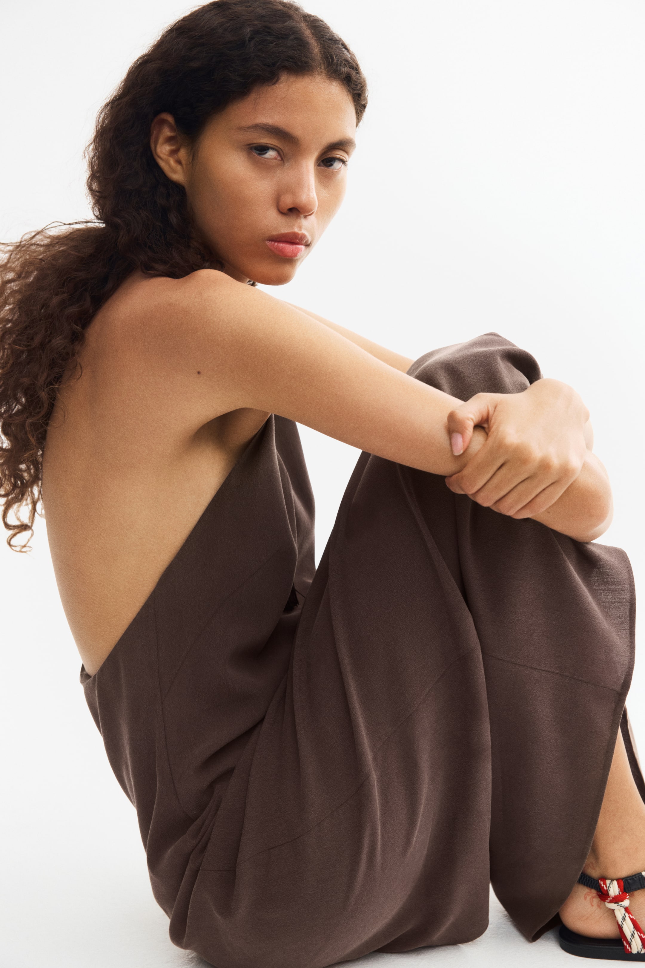 Robe à dos nu en crêpe
