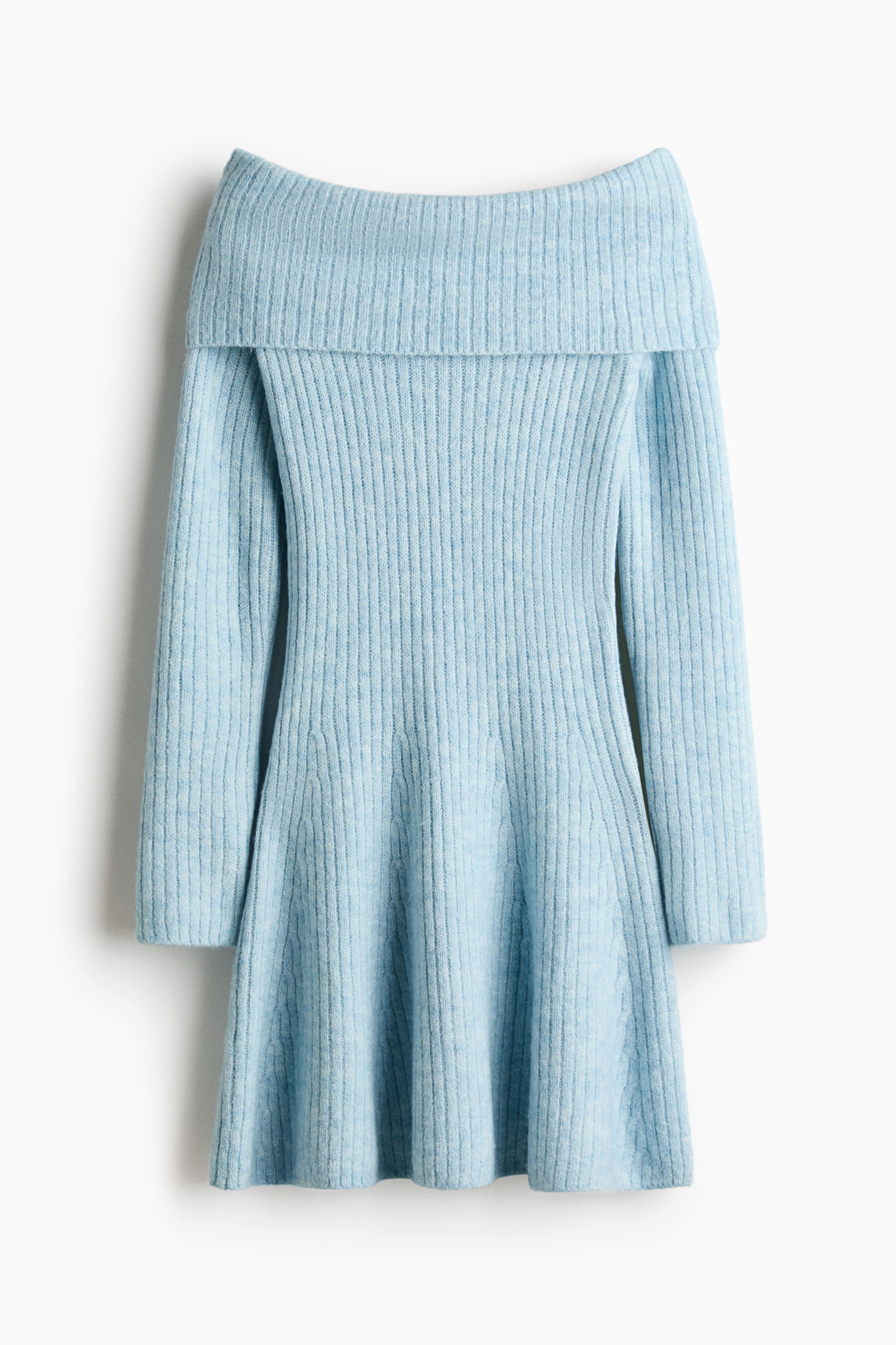 Robe épaules nues en tricot côtelé