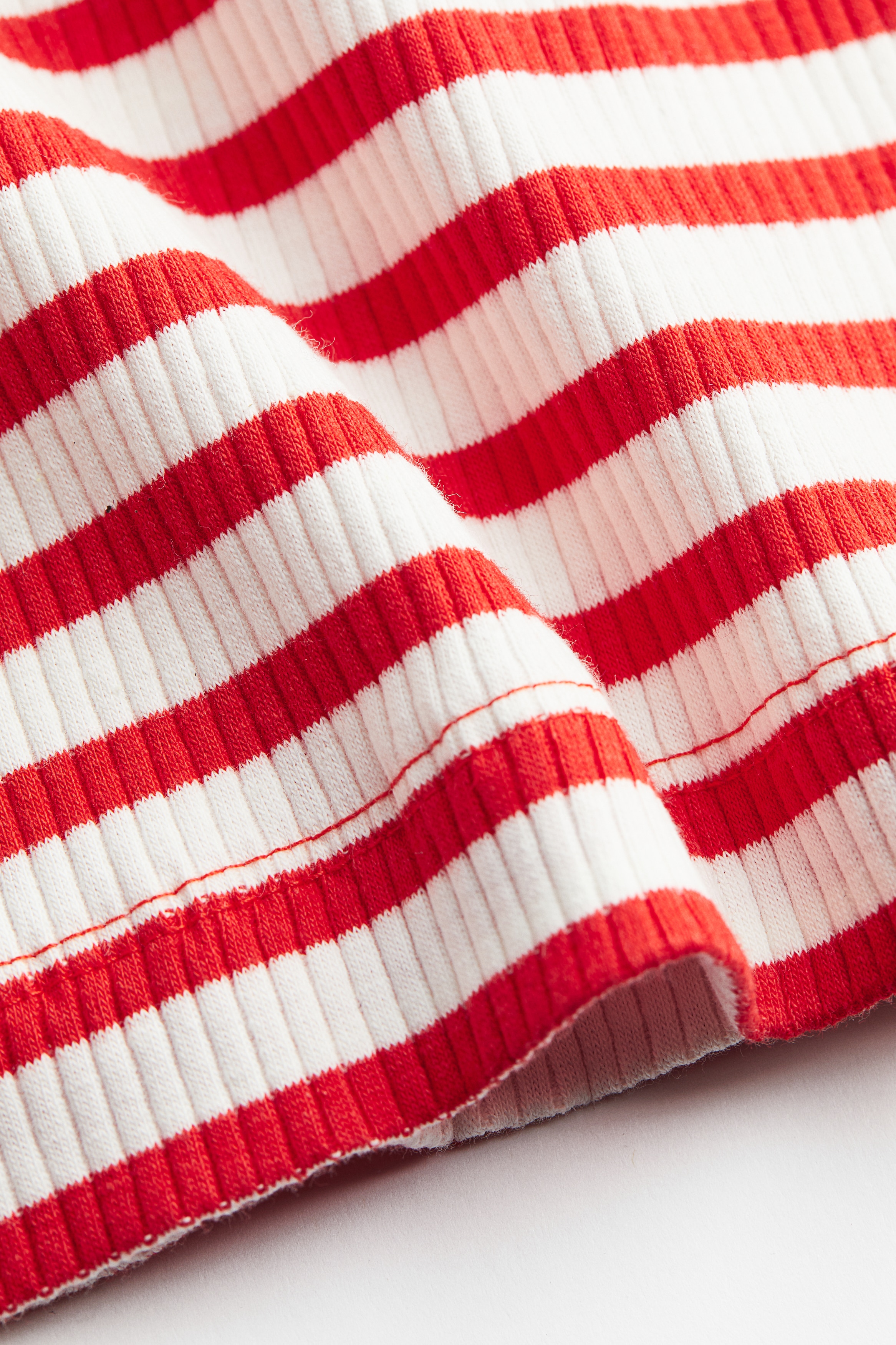 h&m red and white striped dress H&M Girls 14 Years Red White Striped Peppermint Candy Tiered Summer Dress