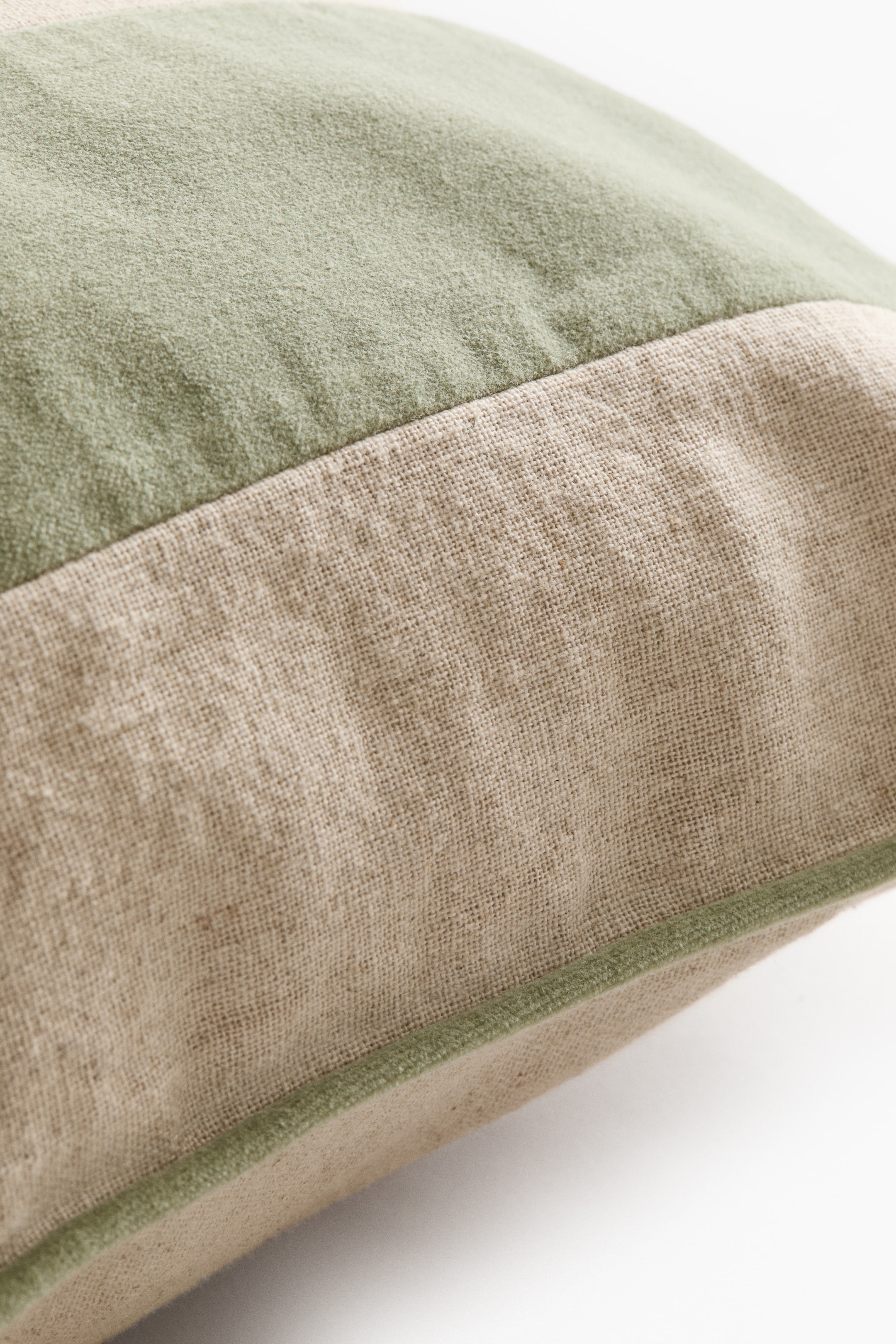 이미지 확대 보기: 리넨 블렌드 쿠션 커버 - Light green/Beige striped - Home All | H&M KR 3