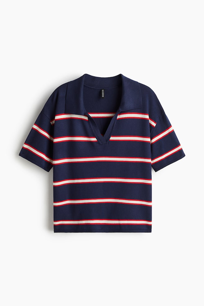 Oversized Poloshirt aus Feinstrick - Marineblau/Gestreift/Knallrot - 1