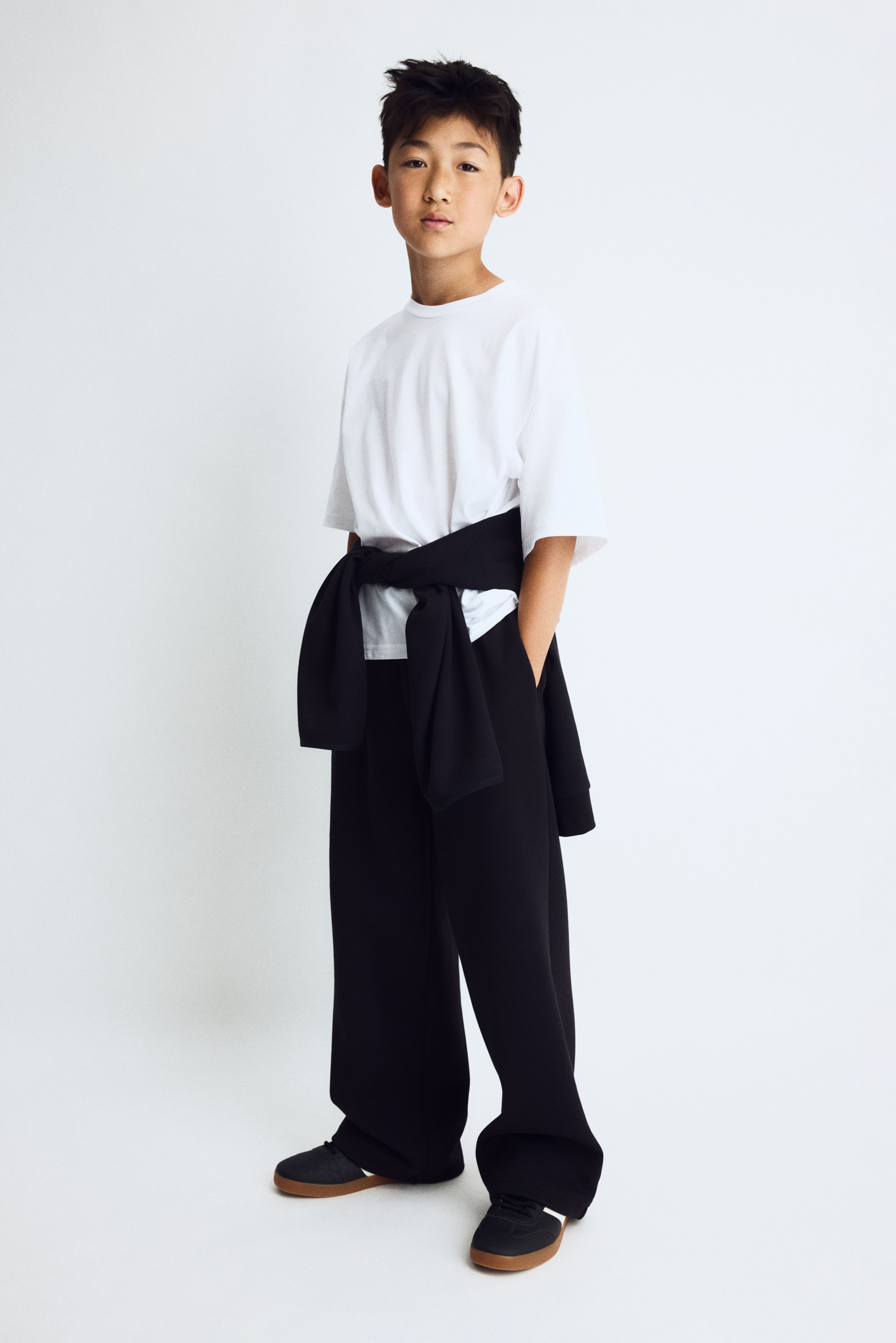 Loose-Fit Sports Joggers with DryMove™