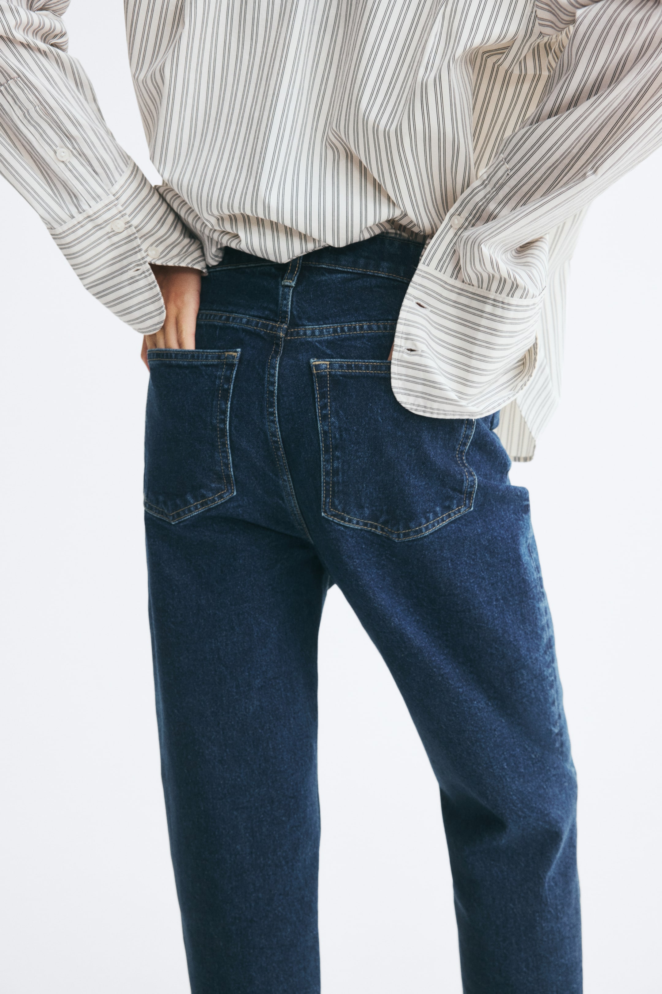 Mom Slim-Fit High-Waist Ankle Jeans