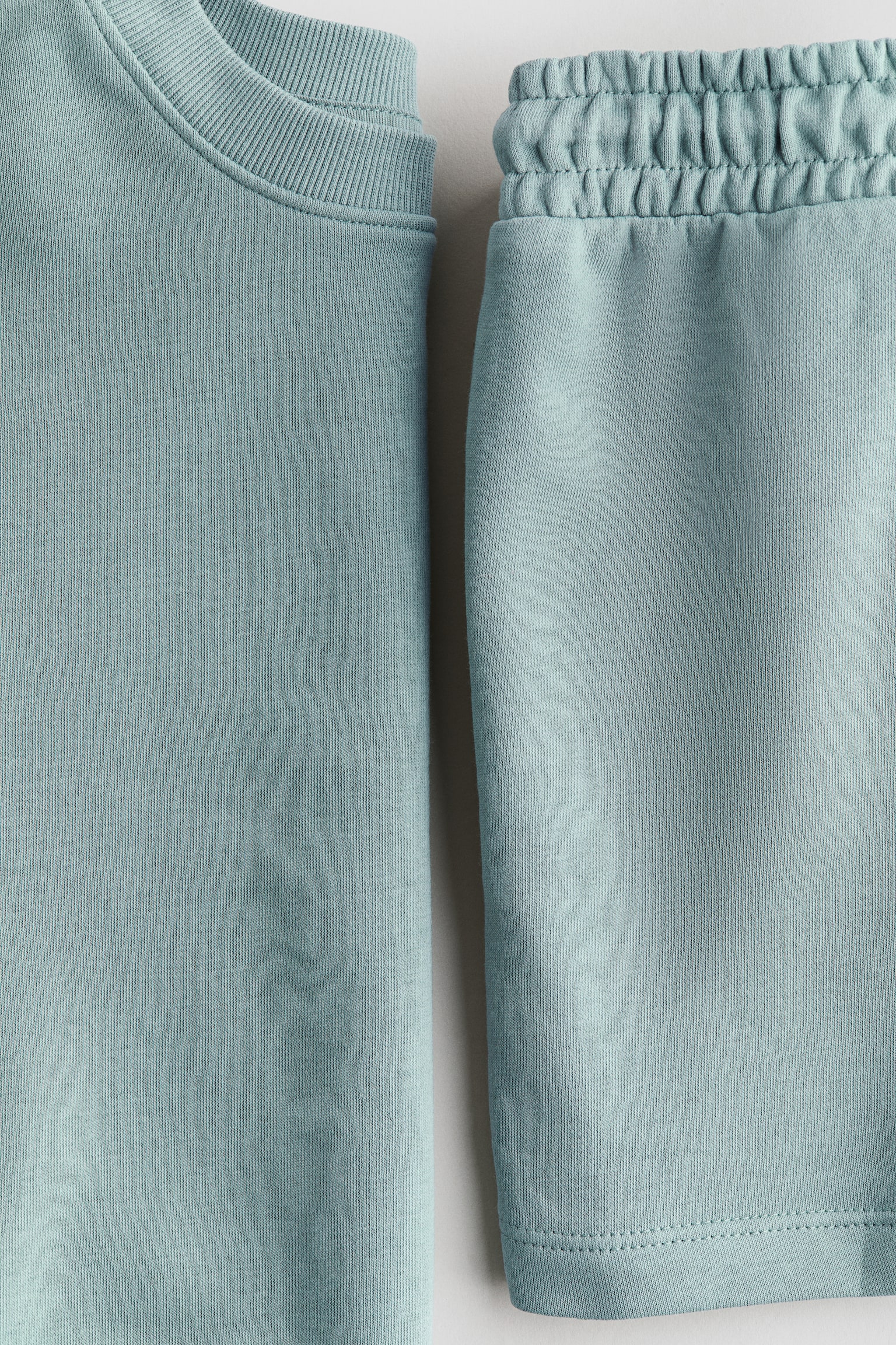 2-piece sweatshirt set - 2