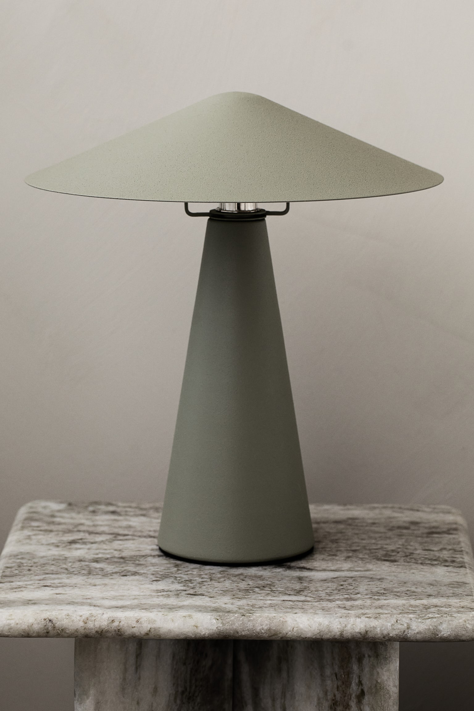 Metal table lamp - Light green/Brown/Silver-coloured/Light greige/Pink/Black/Light purple - 2