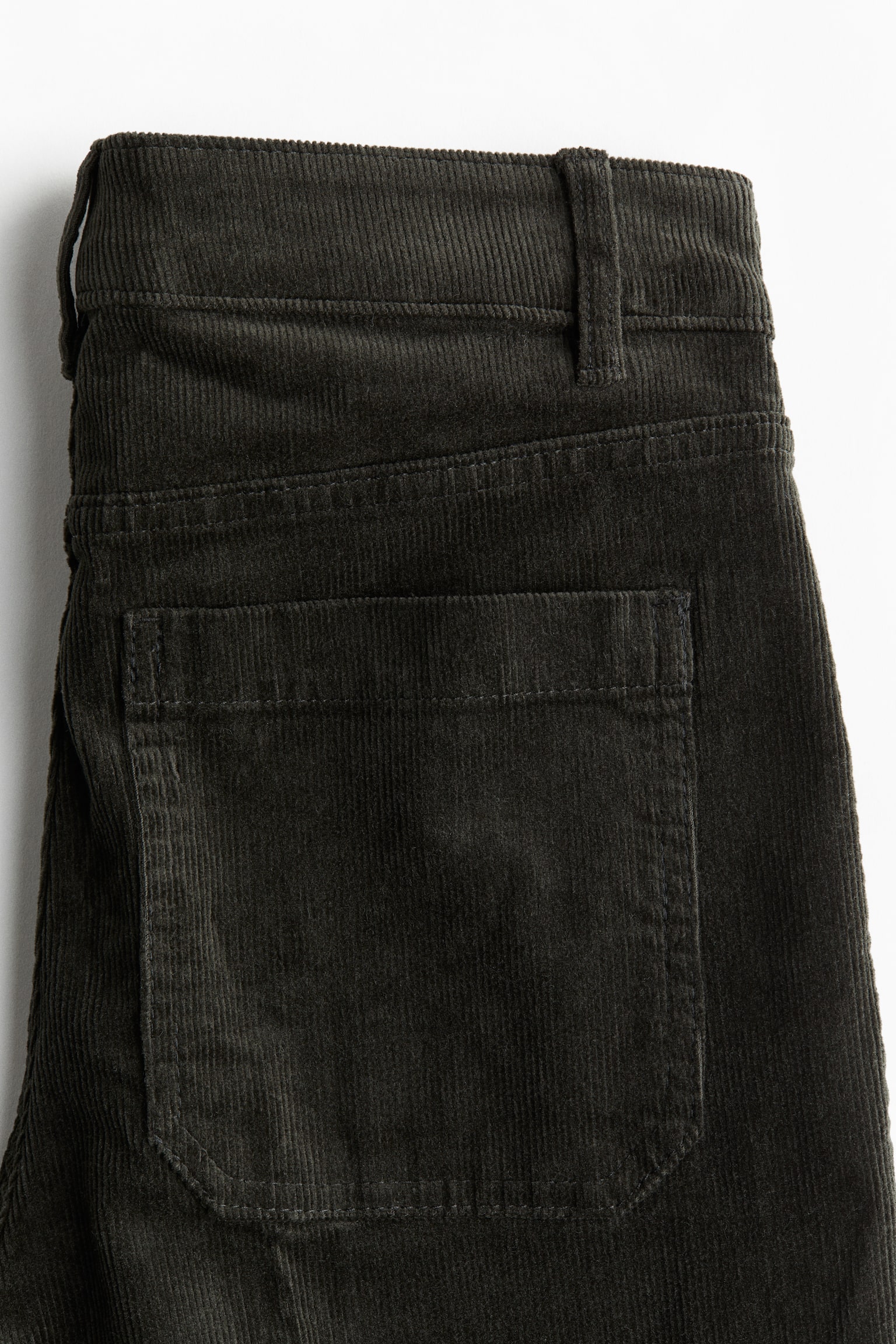 Женские брюки H&M Flared Corduroy, цвет: Тёмный зелёный — фото 2